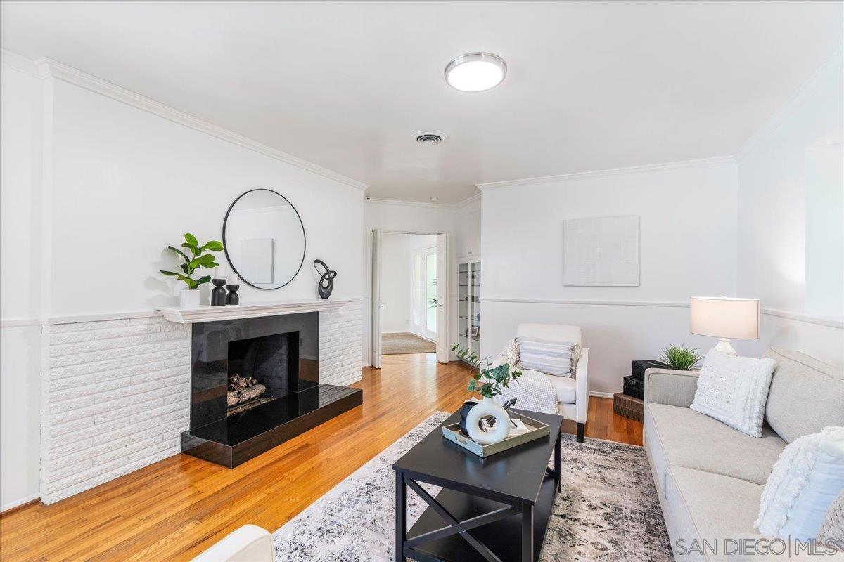 Detail Gallery Image 22 of 71 For 2602 N Louise, Santa Ana,  CA 92706 - 4 Beds | 3/1 Baths