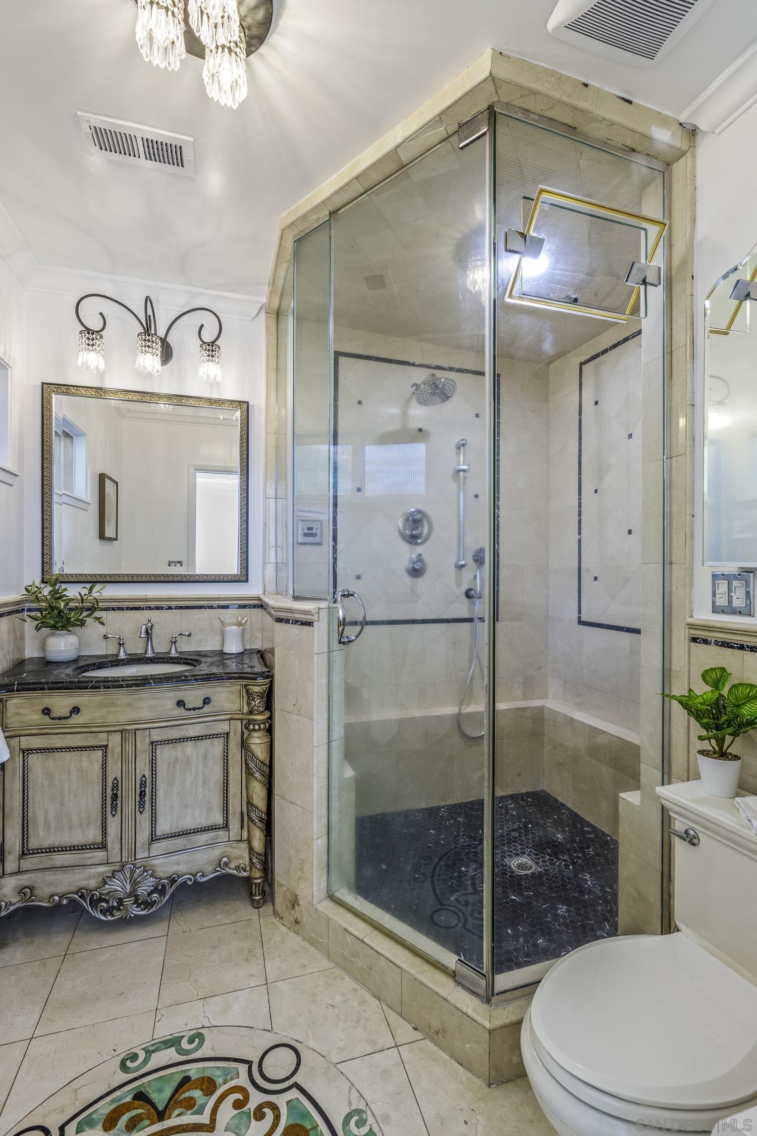 Detail Gallery Image 26 of 71 For 2602 N Louise, Santa Ana,  CA 92706 - 4 Beds | 3/1 Baths