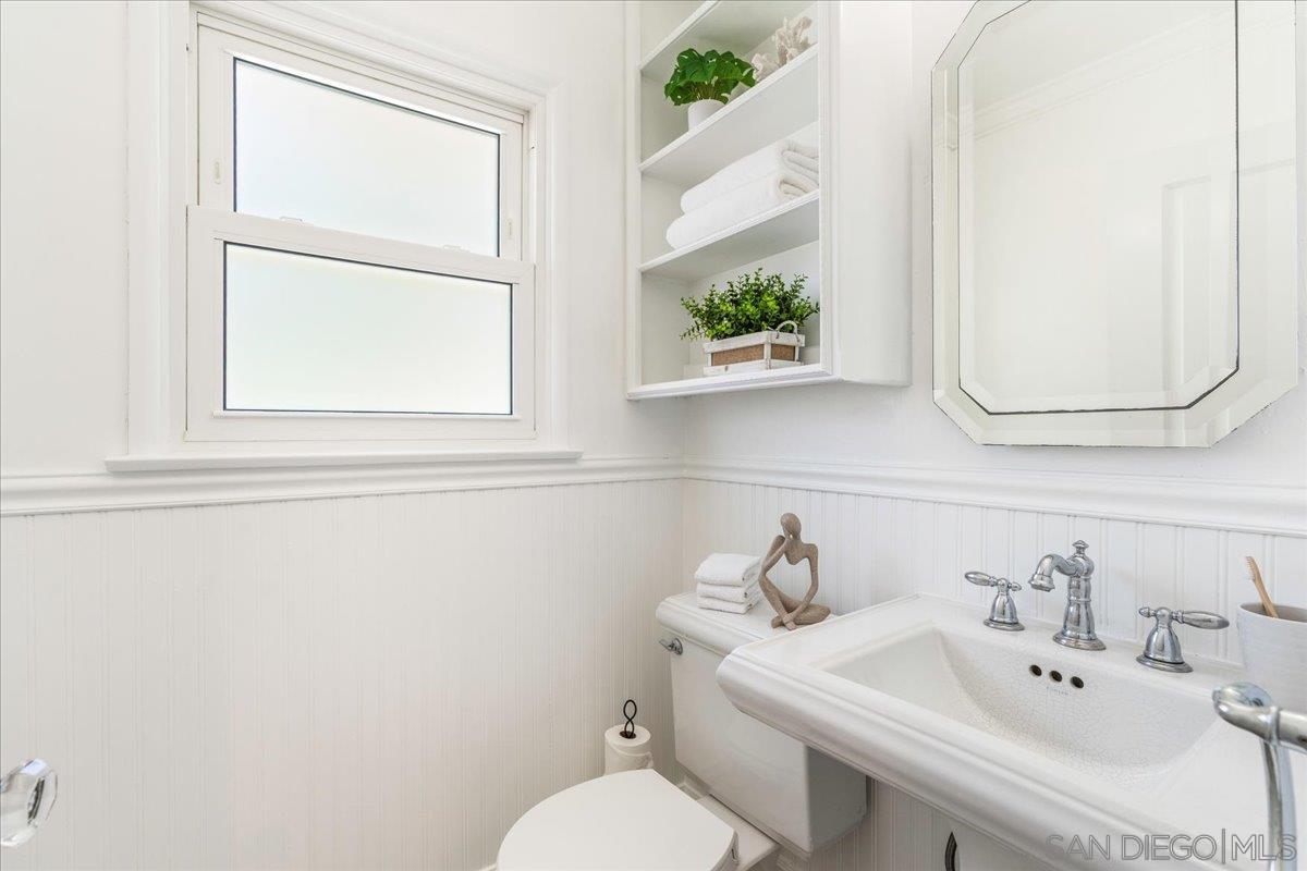 Detail Gallery Image 31 of 71 For 2602 N Louise, Santa Ana,  CA 92706 - 4 Beds | 3/1 Baths