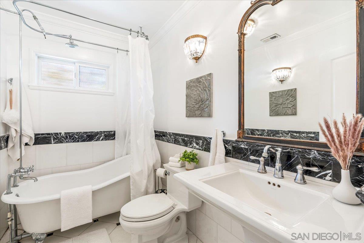 Detail Gallery Image 36 of 71 For 2602 N Louise, Santa Ana,  CA 92706 - 4 Beds | 3/1 Baths