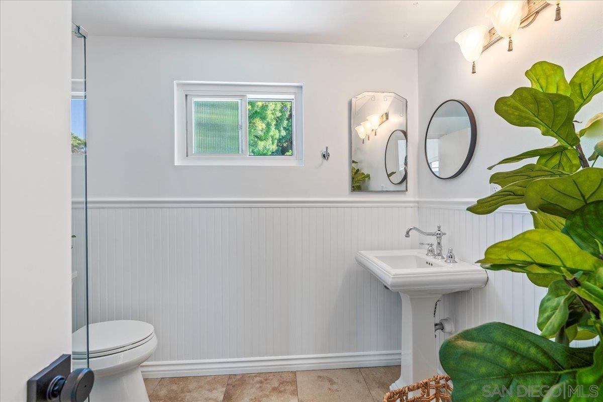 Detail Gallery Image 7 of 71 For 2602 N Louise, Santa Ana,  CA 92706 - 4 Beds | 3/1 Baths