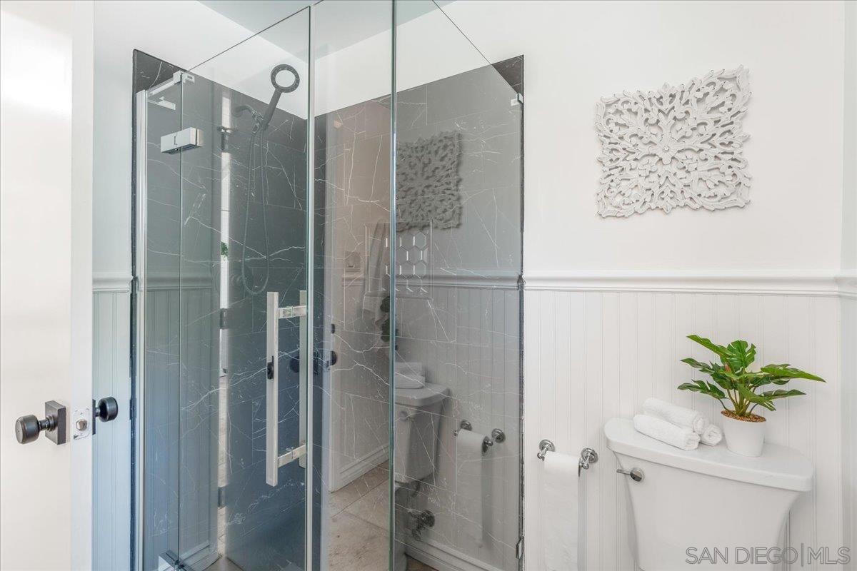 Detail Gallery Image 8 of 71 For 2602 N Louise, Santa Ana,  CA 92706 - 4 Beds | 3/1 Baths