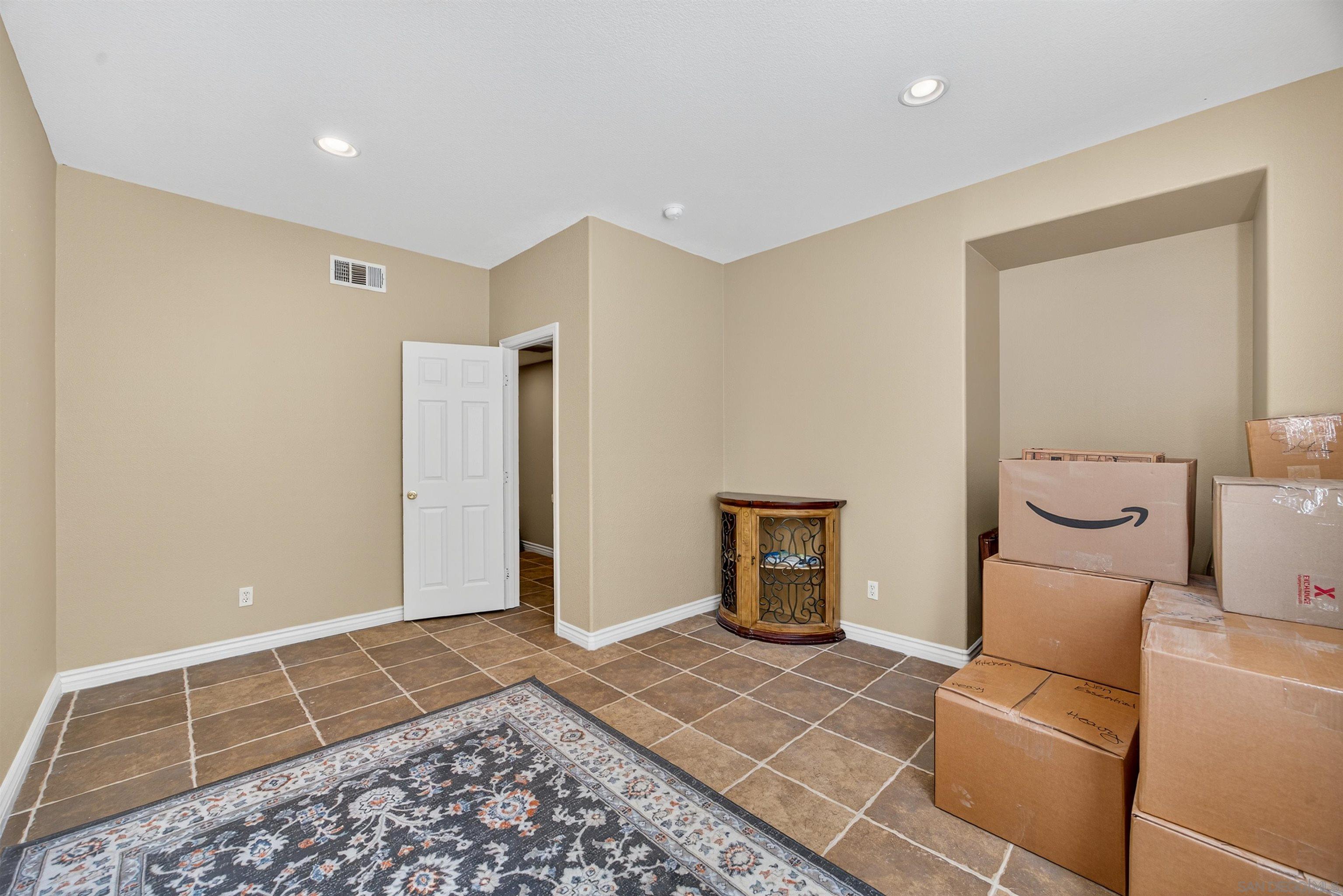 Detail Gallery Image 29 of 45 For 273  Oak Valley Ln, Escondido,  CA 92027 - 4 Beds | 3 Baths