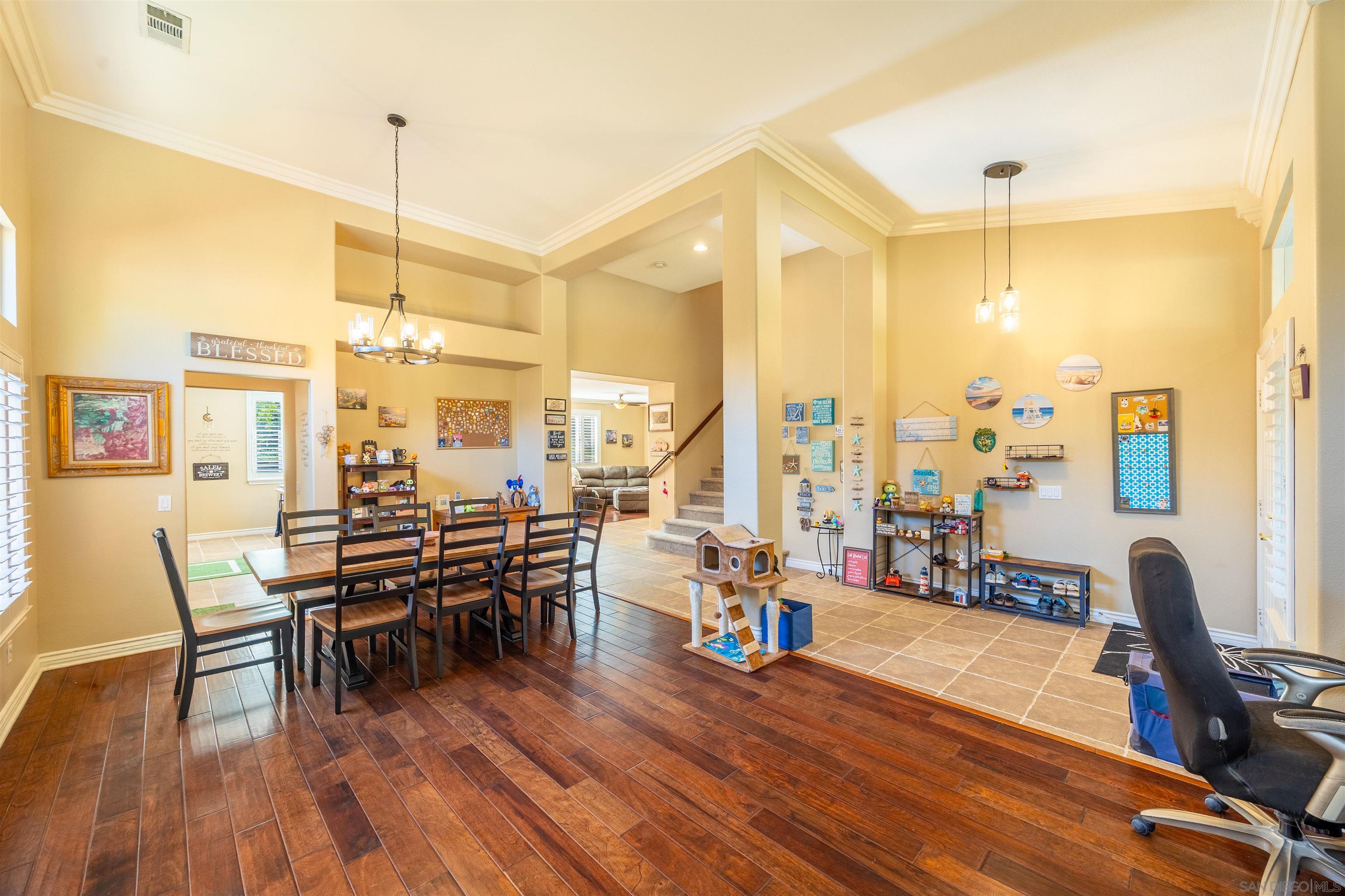 Detail Gallery Image 6 of 45 For 273  Oak Valley Ln, Escondido,  CA 92027 - 4 Beds | 3 Baths