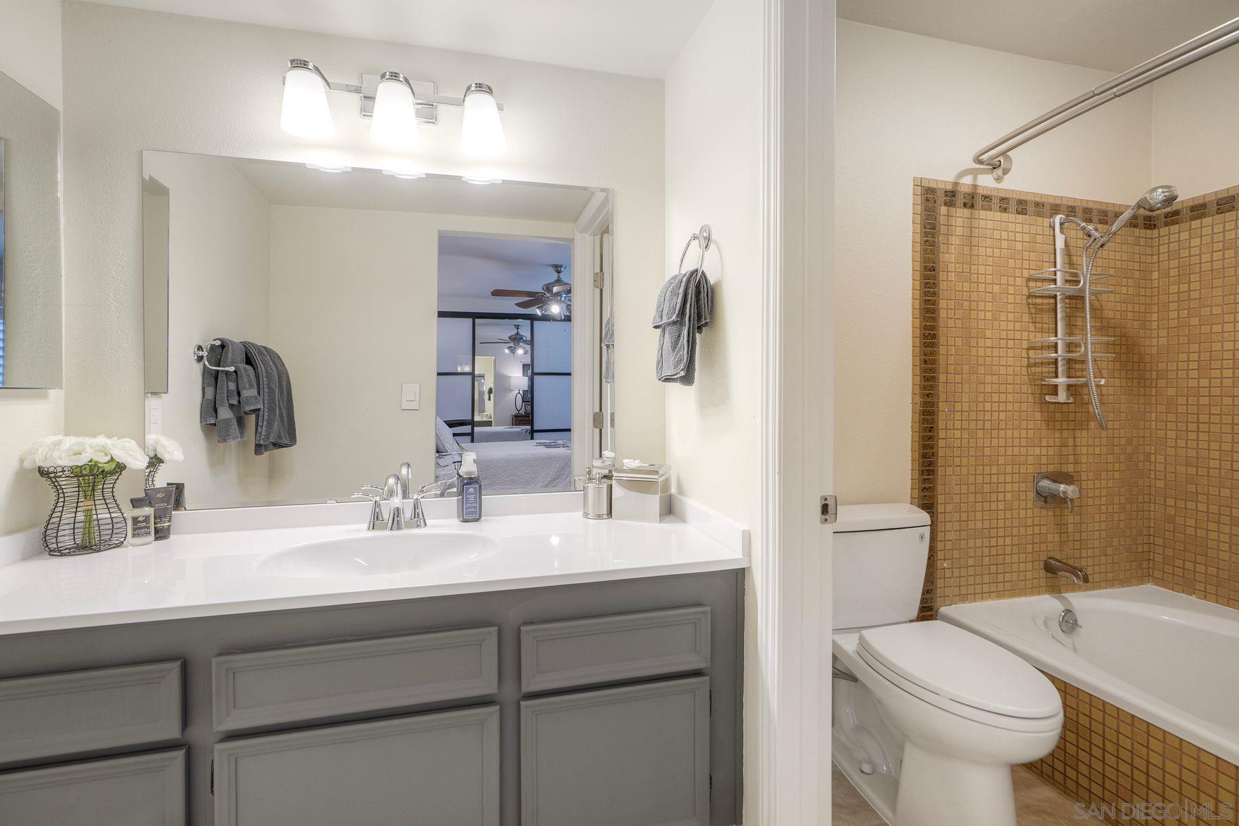 Detail Gallery Image 21 of 41 For 4336  Caminito De La Escena, San Diego,  CA 92108 - 3 Beds | 3 Baths