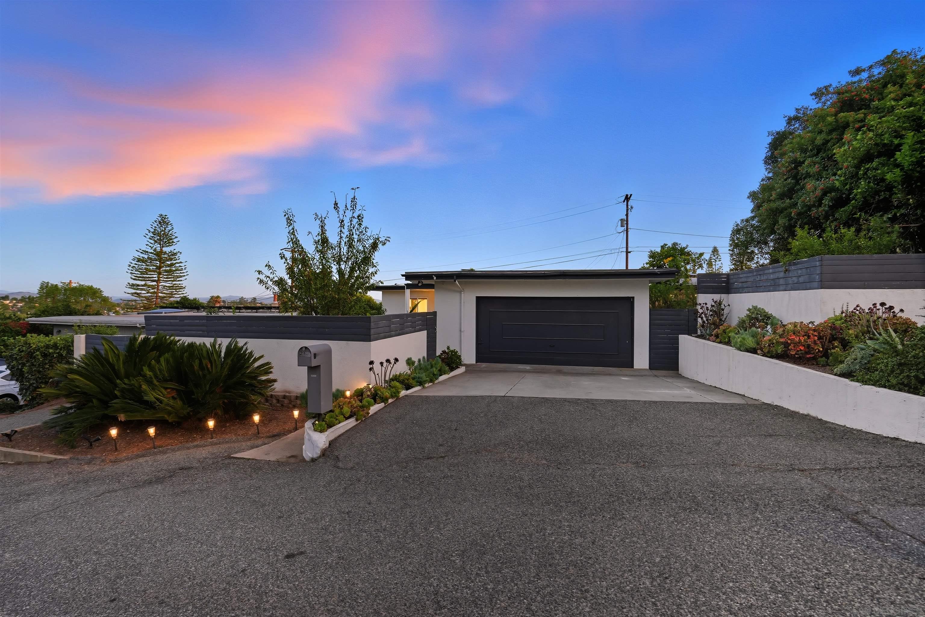 Front Image Thumbnail for SD250041222