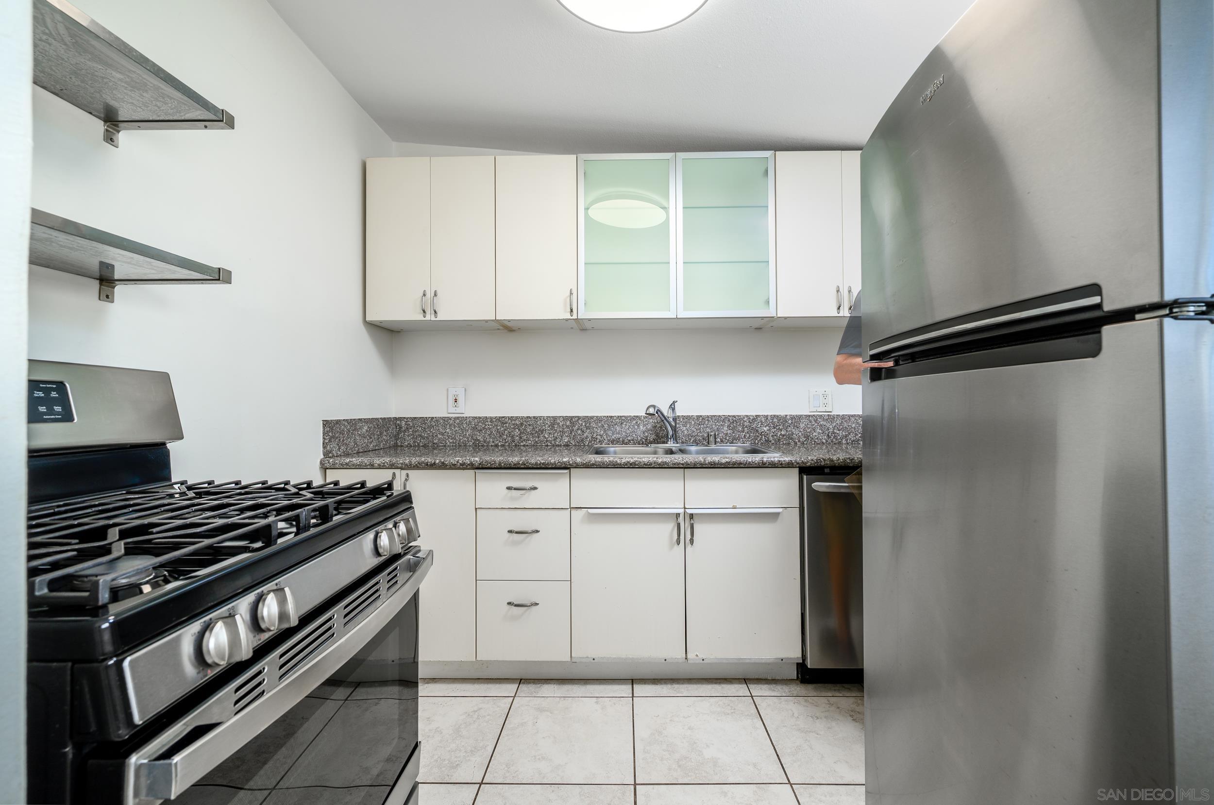 Detail Gallery Image 5 of 7 For 5035  Saratoga, San Diego,  CA 92107 - – Beds | – Baths