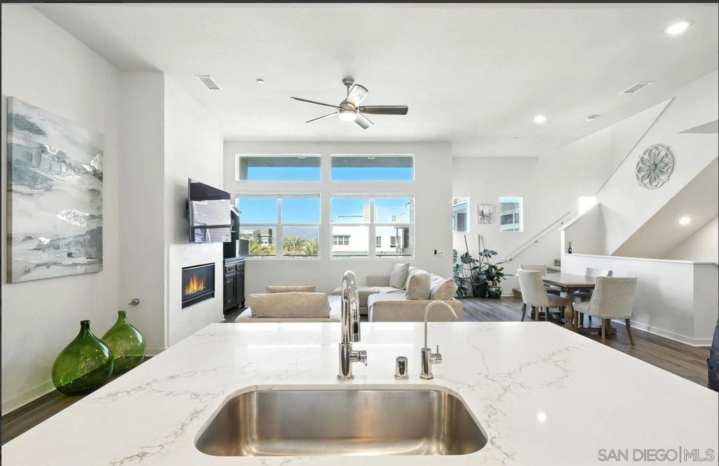 Detail Gallery Image 3 of 37 For 3001  Bravo Loop  4, Chula Vista,  CA 91915 - 3 Beds | 2 Baths