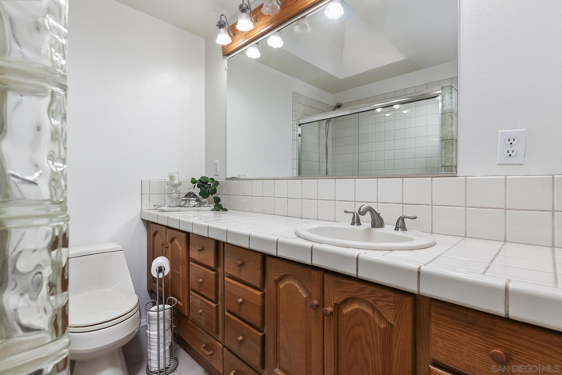 Detail Gallery Image 14 of 23 For 2546  Marathon Dr, San Diego,  CA 92123 - 3 Beds | 2 Baths