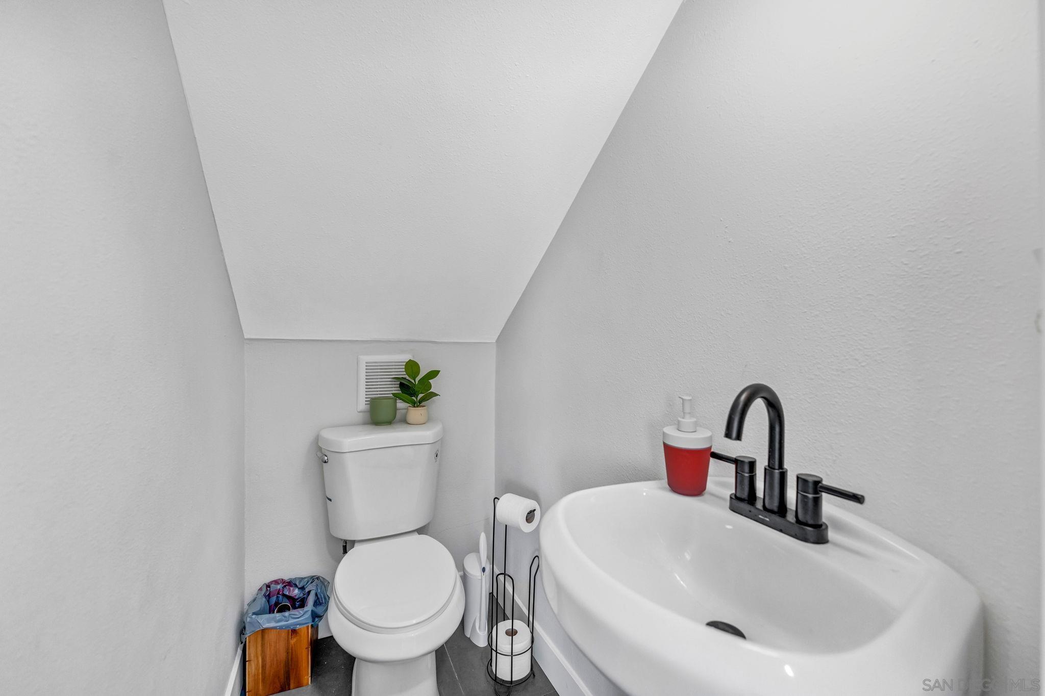 Detail Gallery Image 21 of 30 For 250  Editha Drive, El Cajon,  CA 92019 - 4 Beds | 2/1 Baths