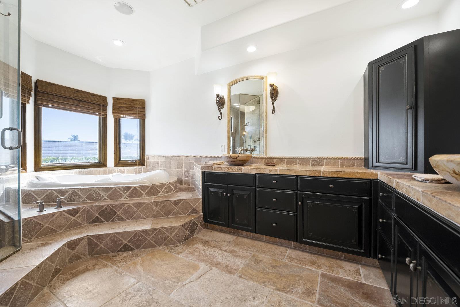 Detail Gallery Image 34 of 47 For 16019  via Dicha, Rancho Santa Fe,  CA 92091 - 4 Beds | 3 Baths