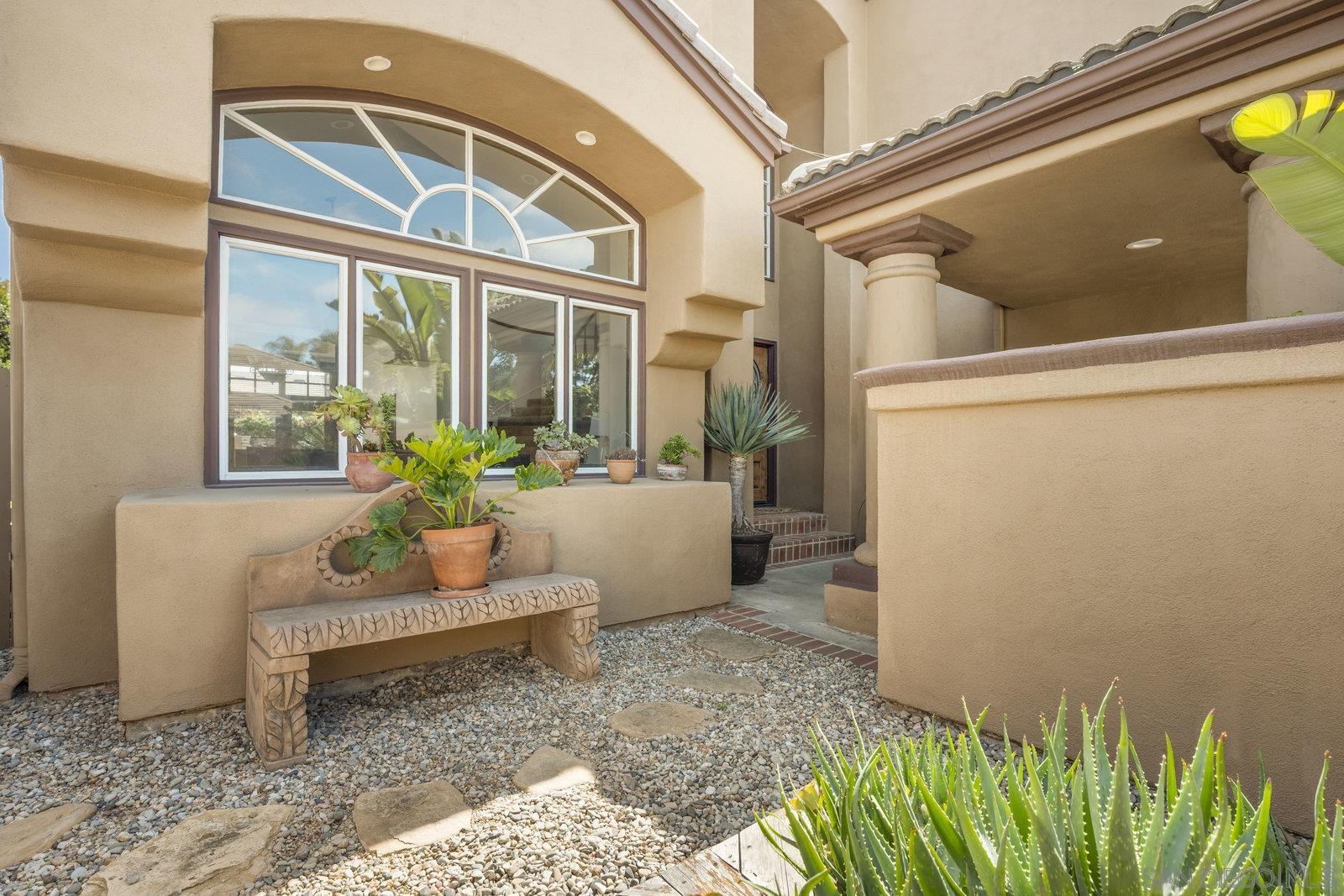 Detail Gallery Image 4 of 47 For 16019  via Dicha, Rancho Santa Fe,  CA 92091 - 4 Beds | 3 Baths