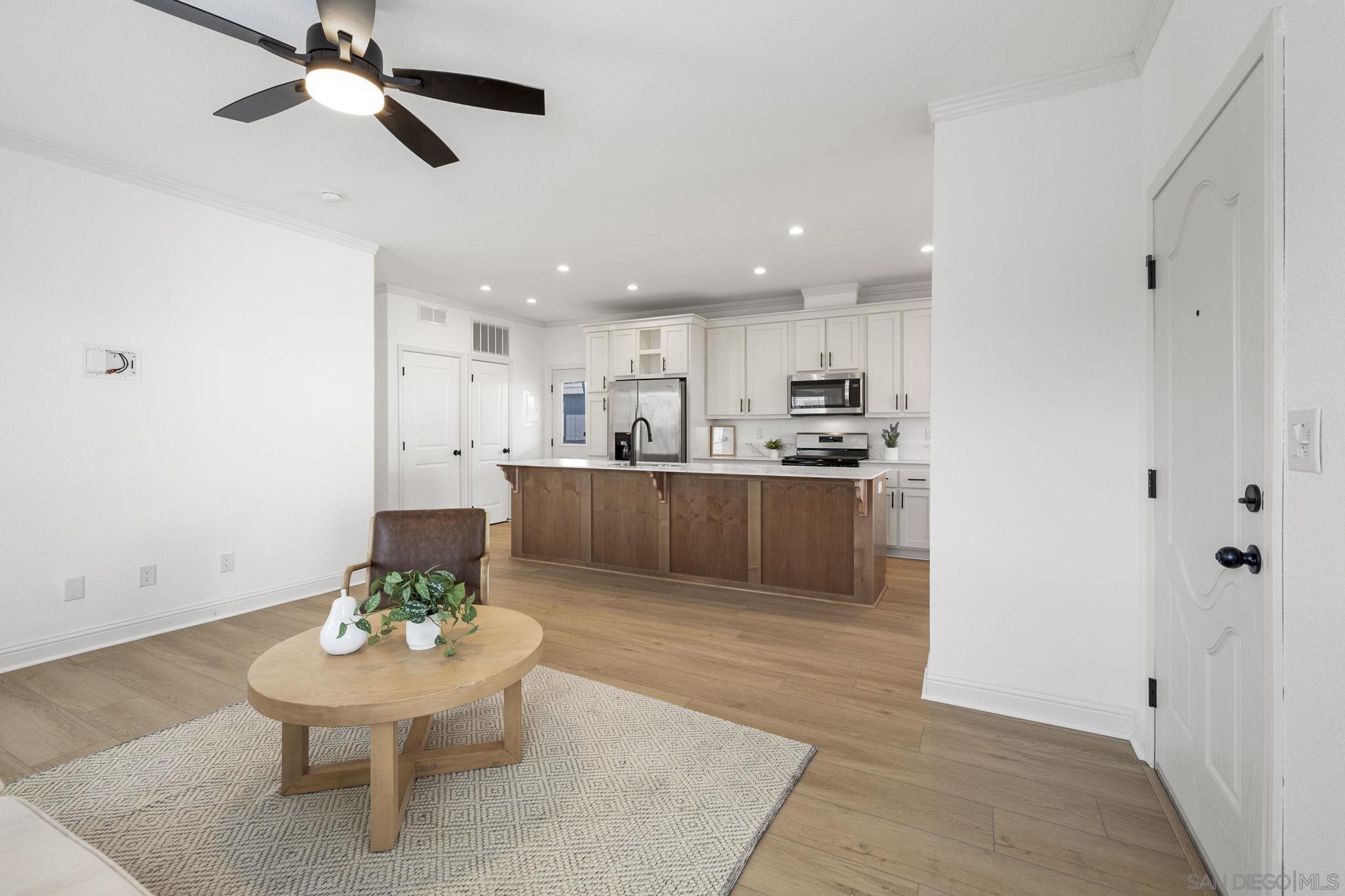 Detail Gallery Image 2 of 31 For 7025  San Bartolo St  #42,  Carlsbad,  CA 92011 - 3 Beds | 2 Baths