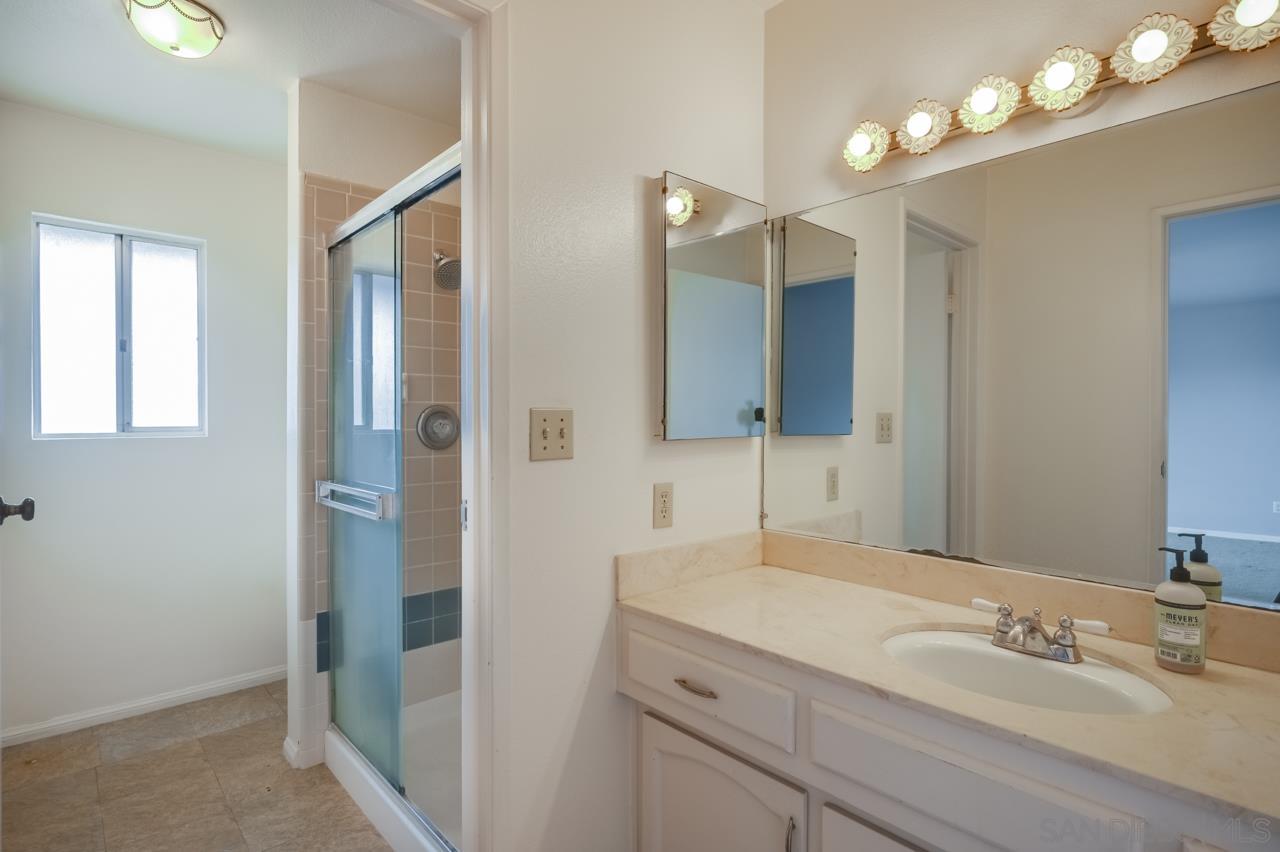 Detail Gallery Image 16 of 41 For 620  Singing Vista Ct, El Cajon,  CA 92019 - 5 Beds | 4 Baths