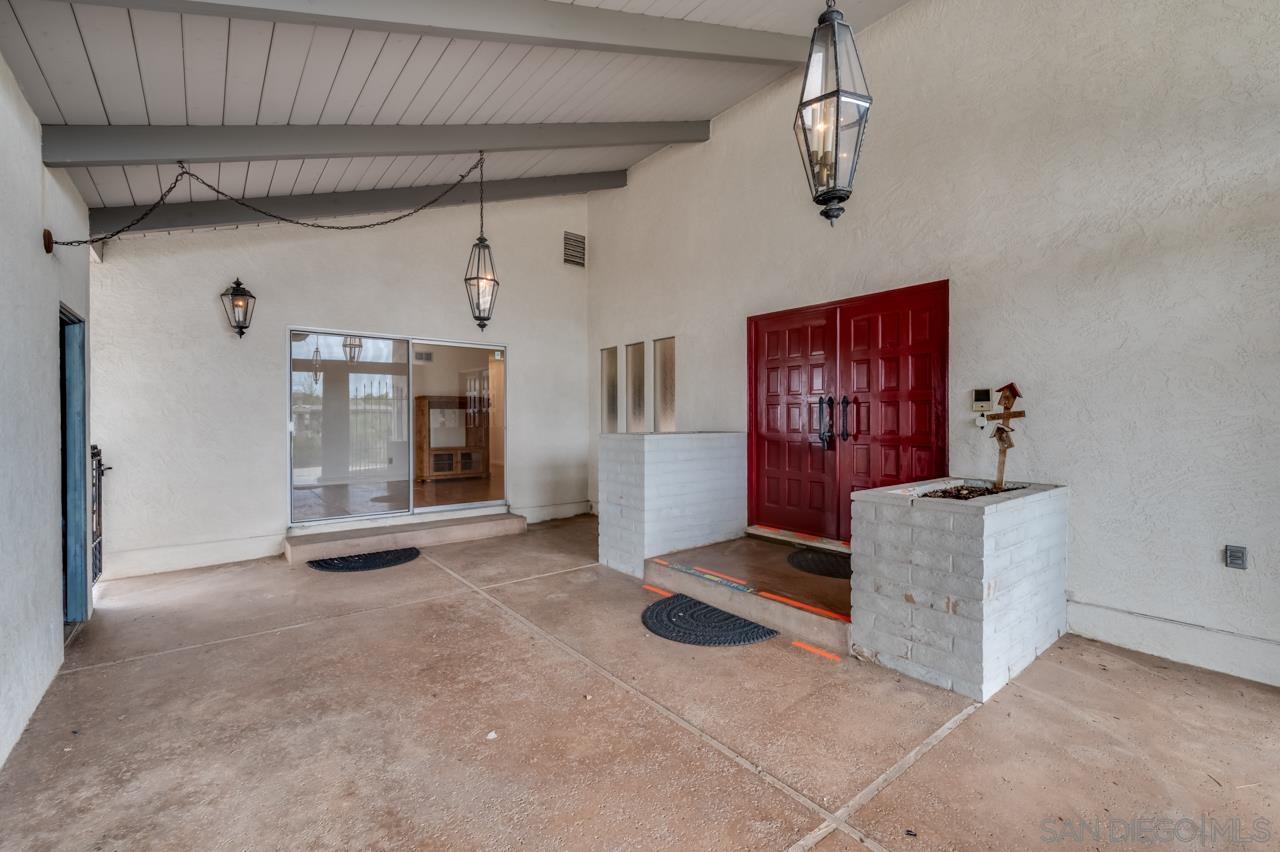 Detail Gallery Image 3 of 41 For 620  Singing Vista Ct, El Cajon,  CA 92019 - 5 Beds | 4 Baths