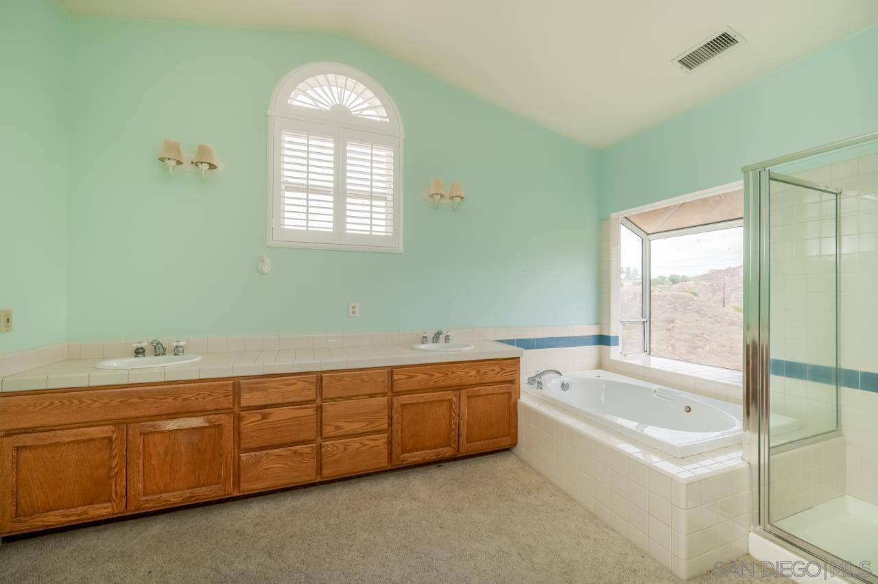 Detail Gallery Image 32 of 41 For 620  Singing Vista Ct, El Cajon,  CA 92019 - 5 Beds | 4 Baths