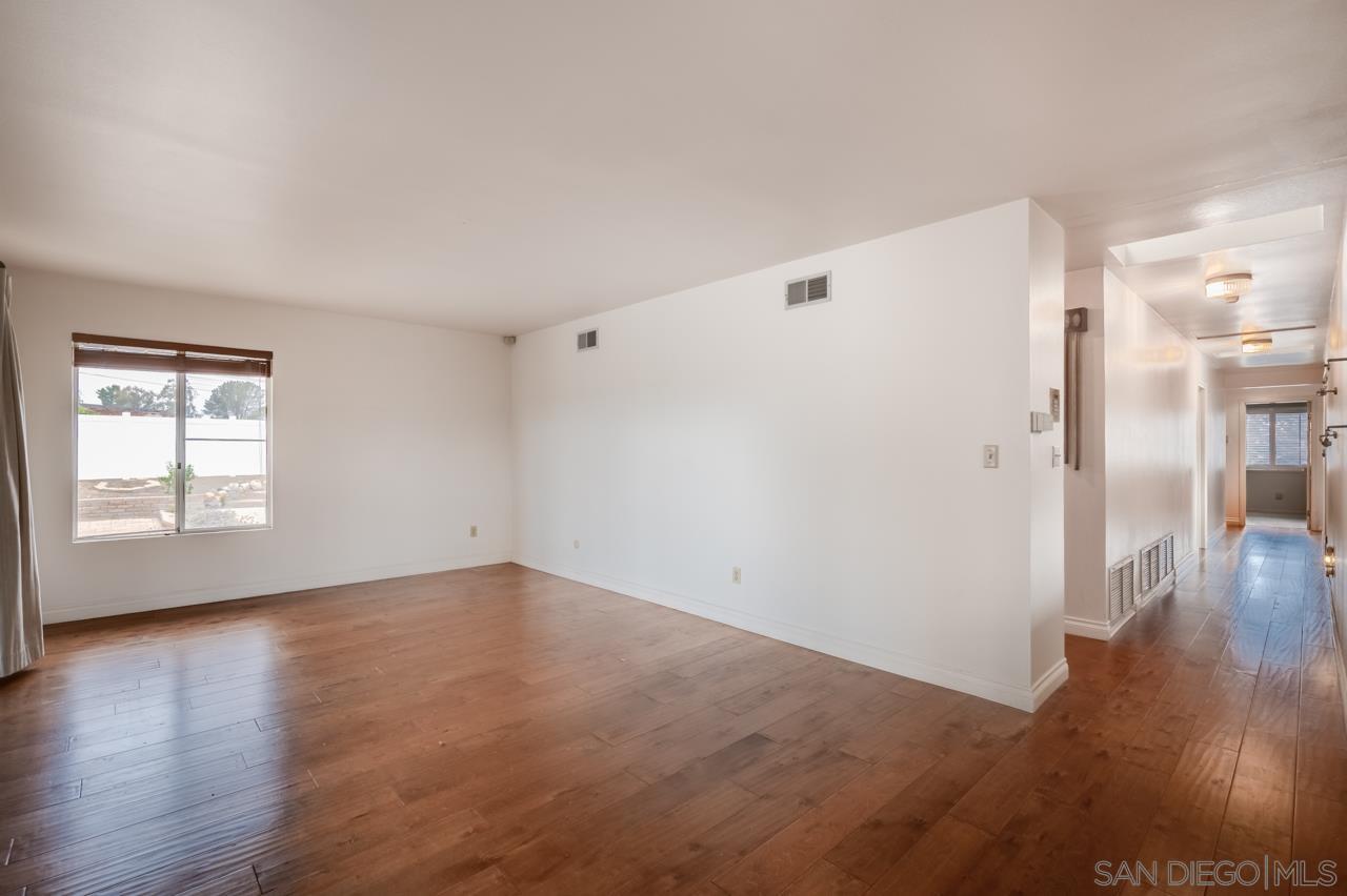 Detail Gallery Image 8 of 41 For 620  Singing Vista Ct, El Cajon,  CA 92019 - 5 Beds | 4 Baths