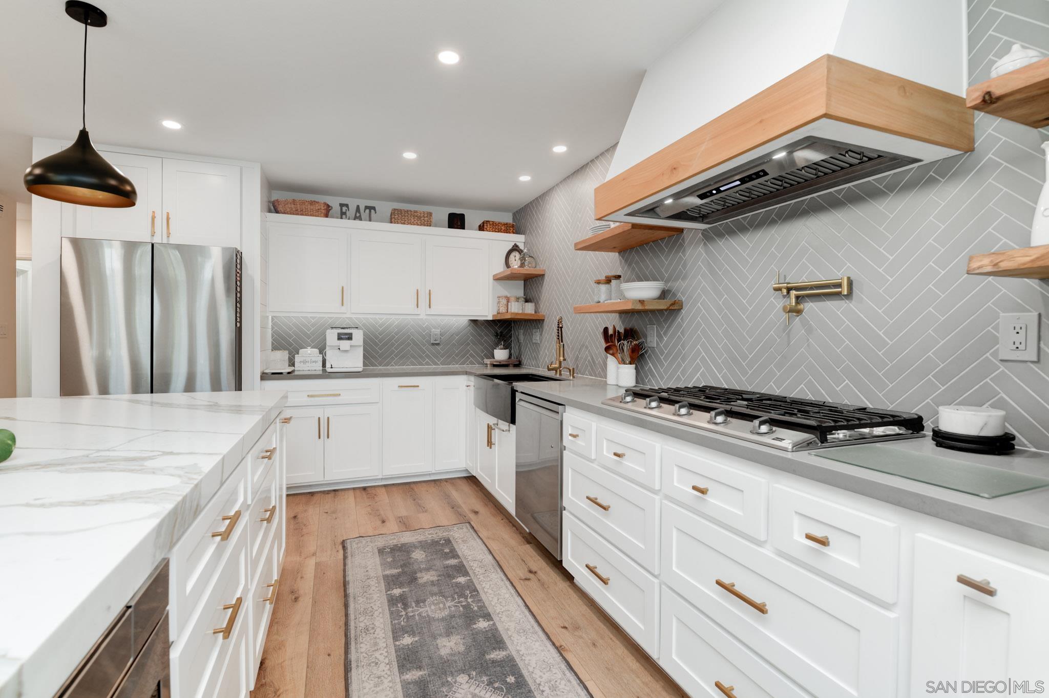 Detail Gallery Image 11 of 48 For 13555  Sagewood Dr, Poway,  CA 92064 - 5 Beds | 4/1 Baths