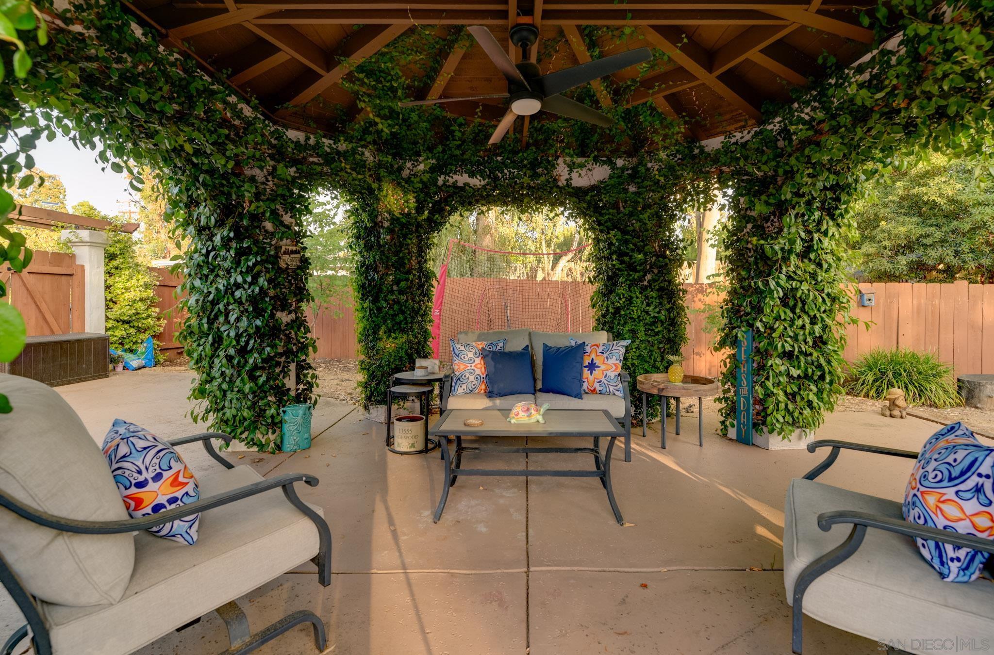 Detail Gallery Image 18 of 48 For 13555  Sagewood Dr, Poway,  CA 92064 - 5 Beds | 4/1 Baths