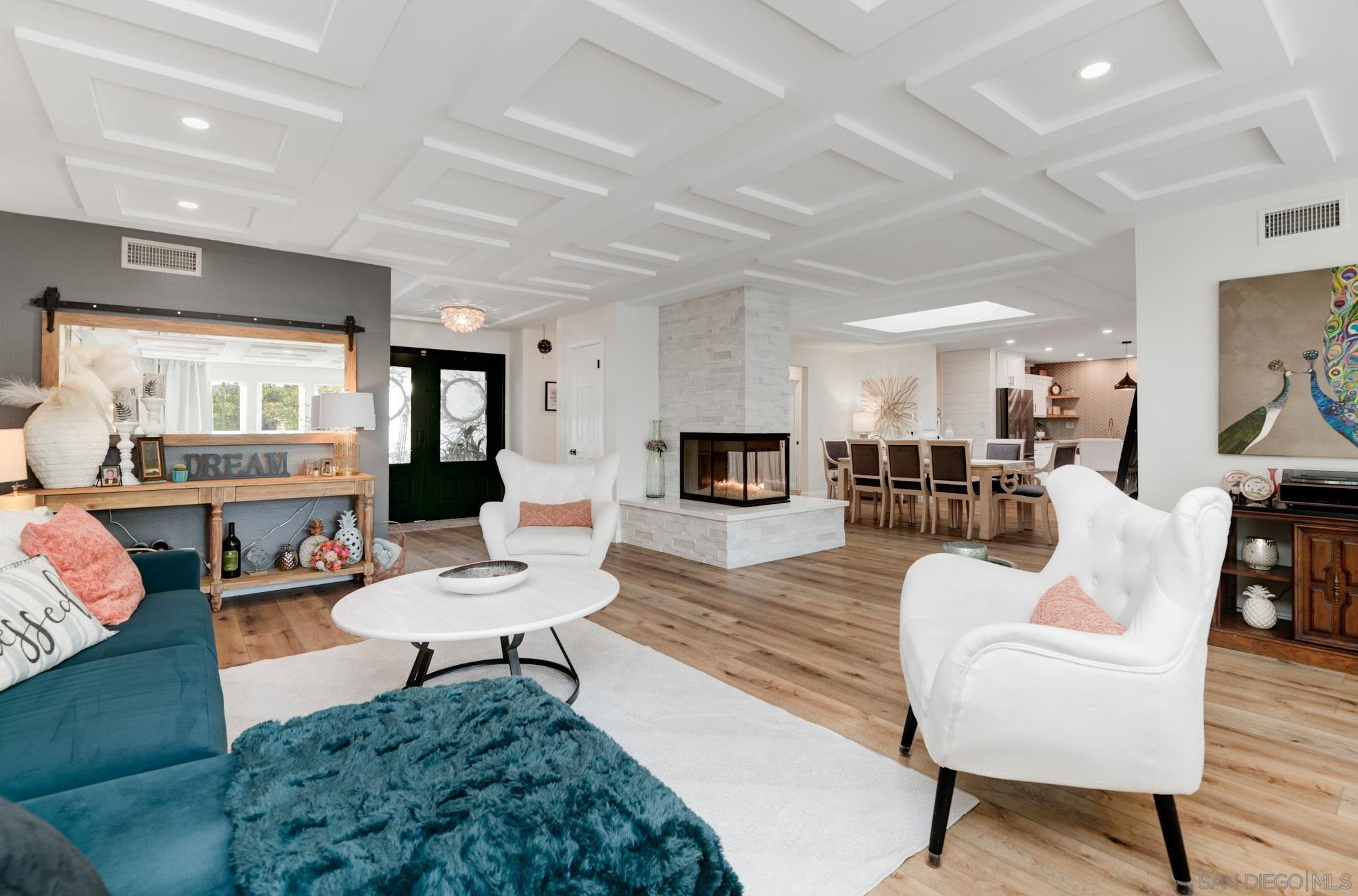 Detail Gallery Image 4 of 48 For 13555  Sagewood Dr, Poway,  CA 92064 - 5 Beds | 4/1 Baths