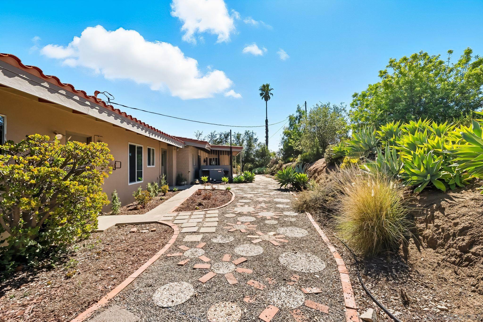 Detail Gallery Image 12 of 71 For 17711  South Mesa Drive, Pauma Valley,  CA 92061 - 3 Beds | 2 Baths