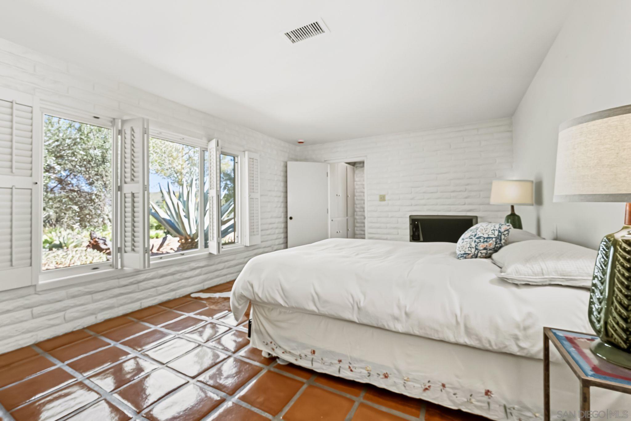 Detail Gallery Image 10 of 71 For 17711  South Mesa Drive, Pauma Valley,  CA 92061 - 3 Beds | 2 Baths