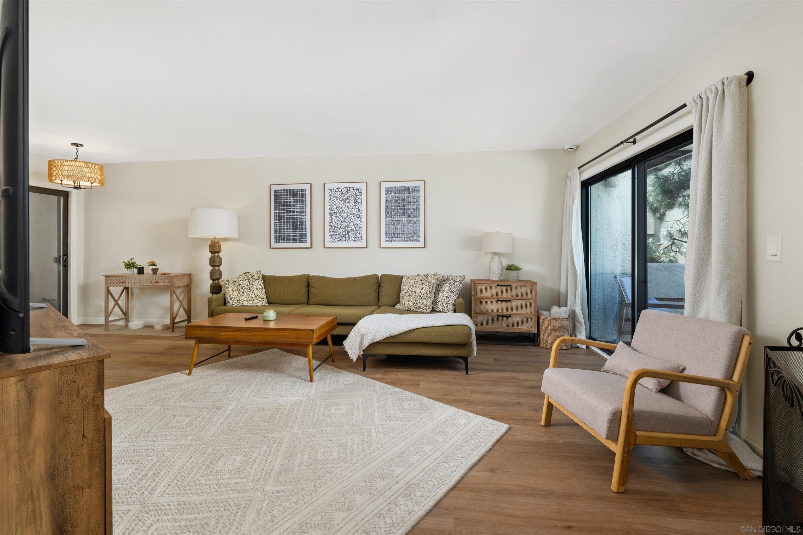 Front Image Thumbnail for SD250041267