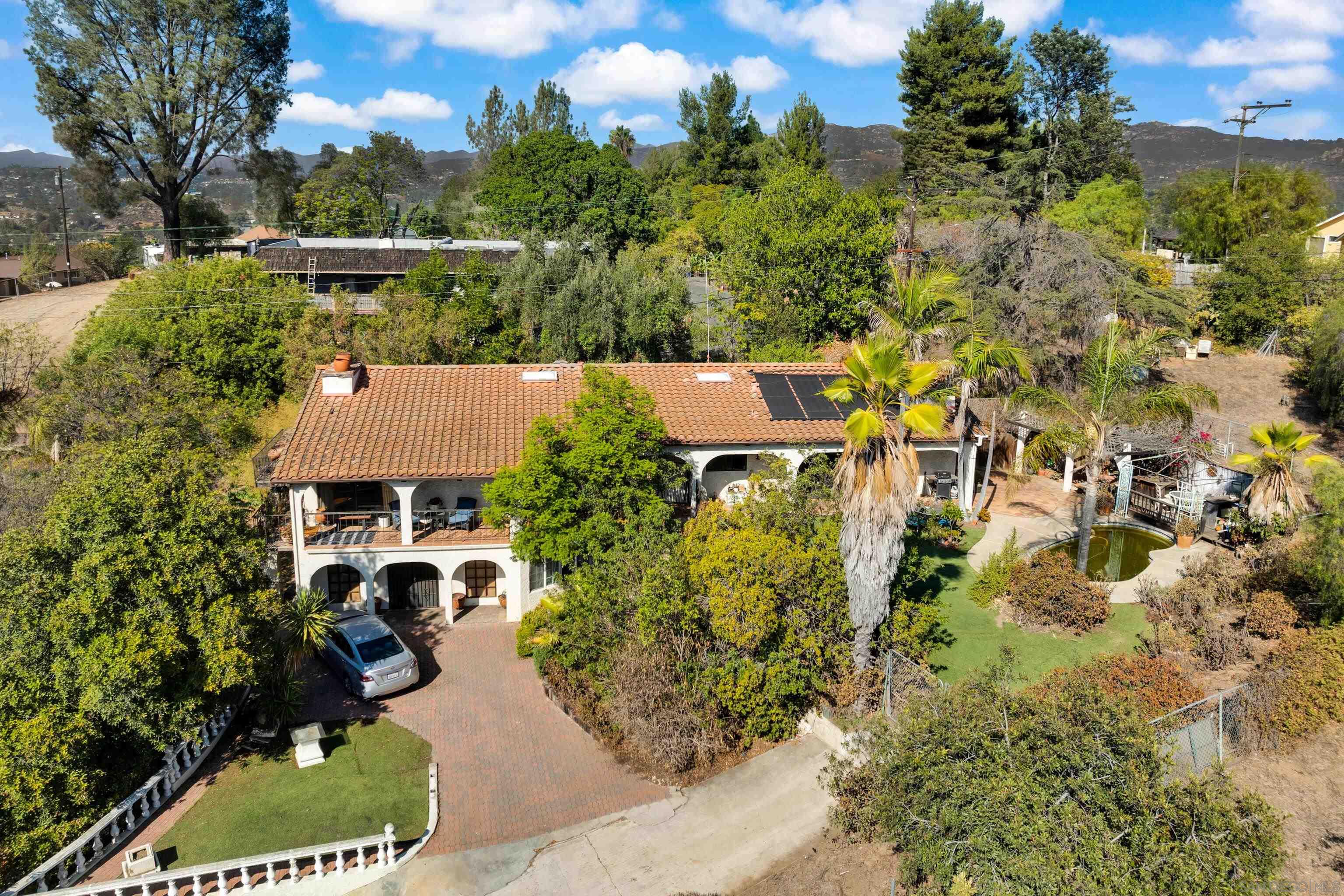 Detail Gallery Image 1 of 38 For 1876  Vista Way, El Cajon,  CA 92019 - 5 Beds | 3 Baths