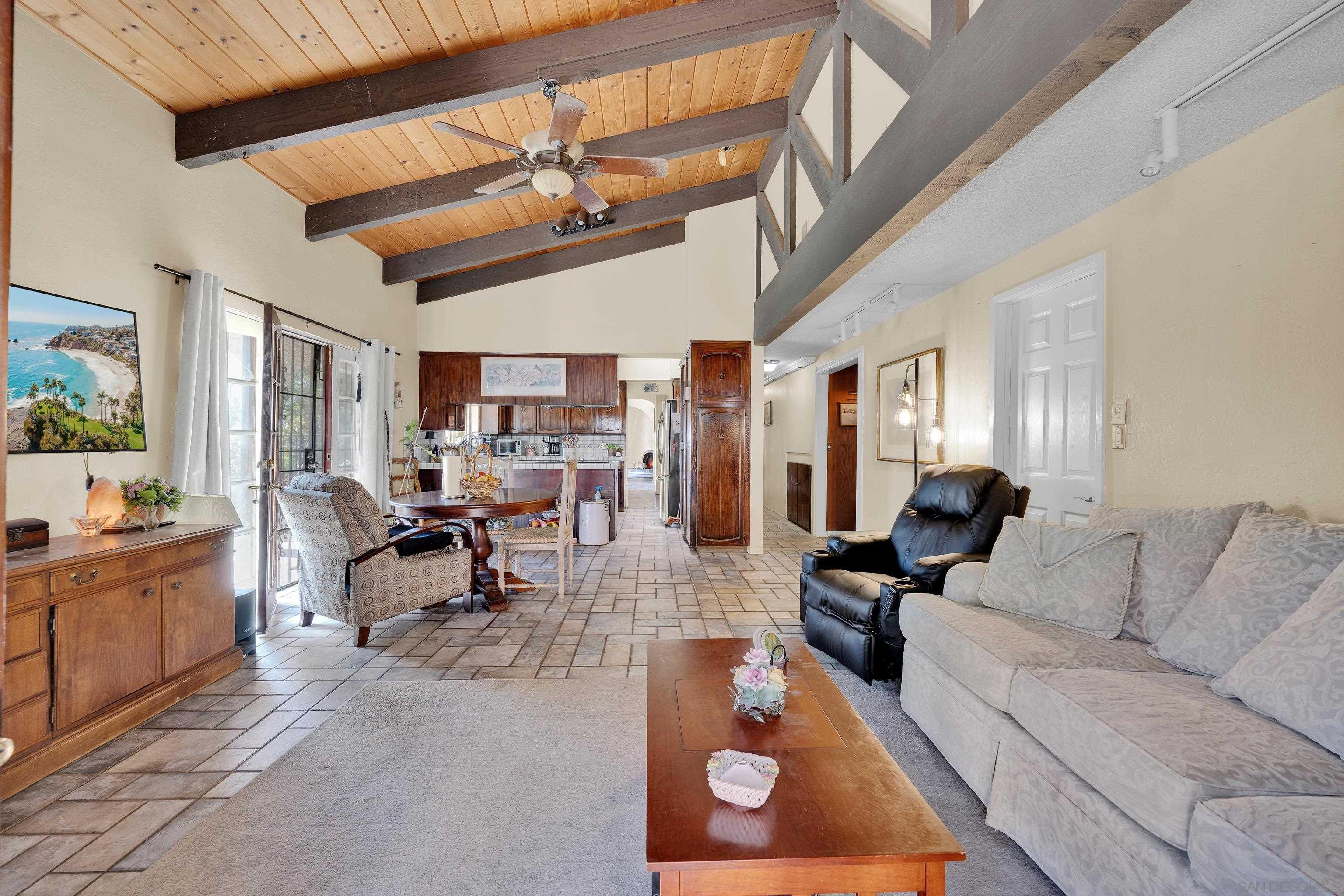 Detail Gallery Image 18 of 38 For 1876  Vista Way, El Cajon,  CA 92019 - 5 Beds | 3 Baths