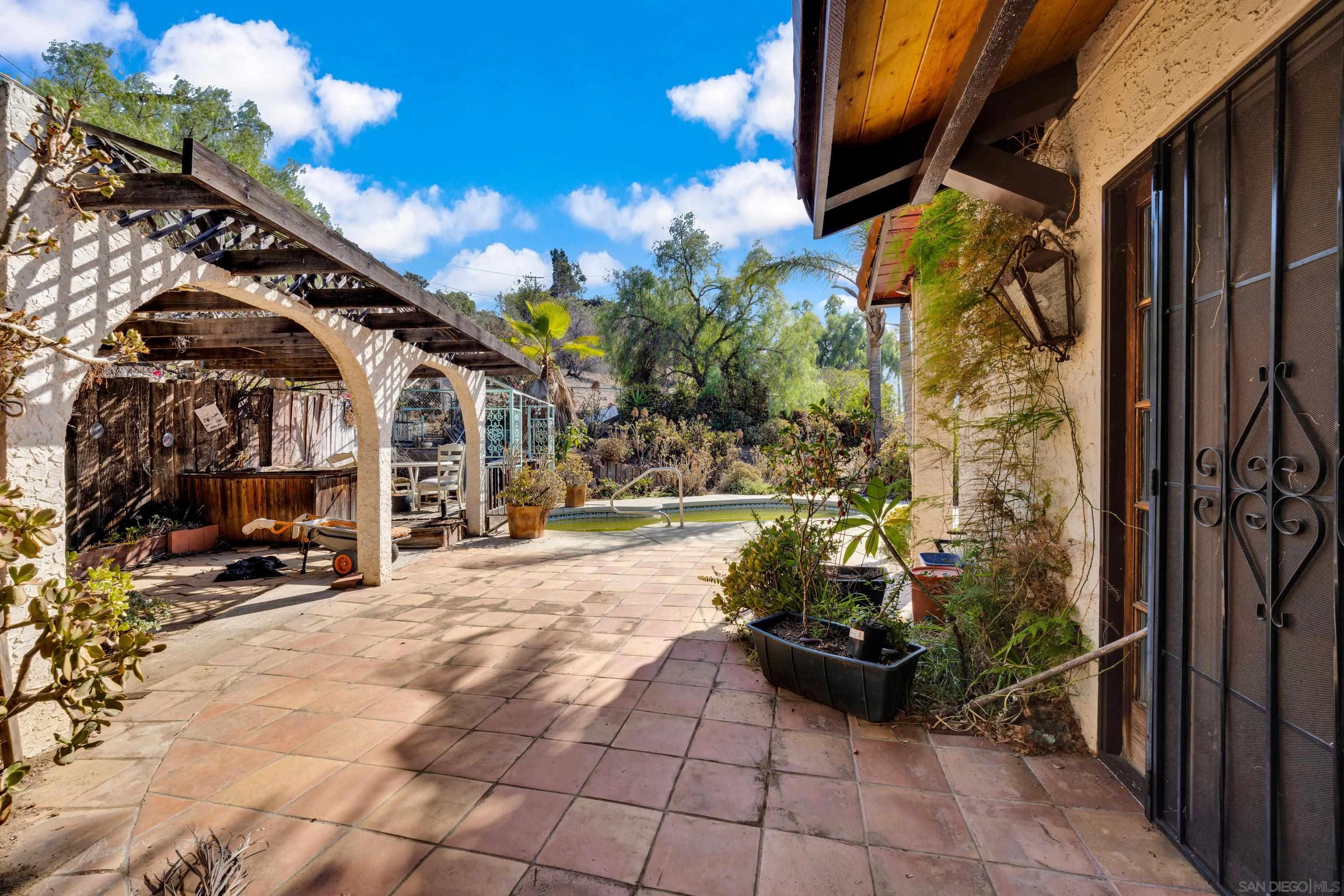 Detail Gallery Image 28 of 38 For 1876  Vista Way, El Cajon,  CA 92019 - 5 Beds | 3 Baths