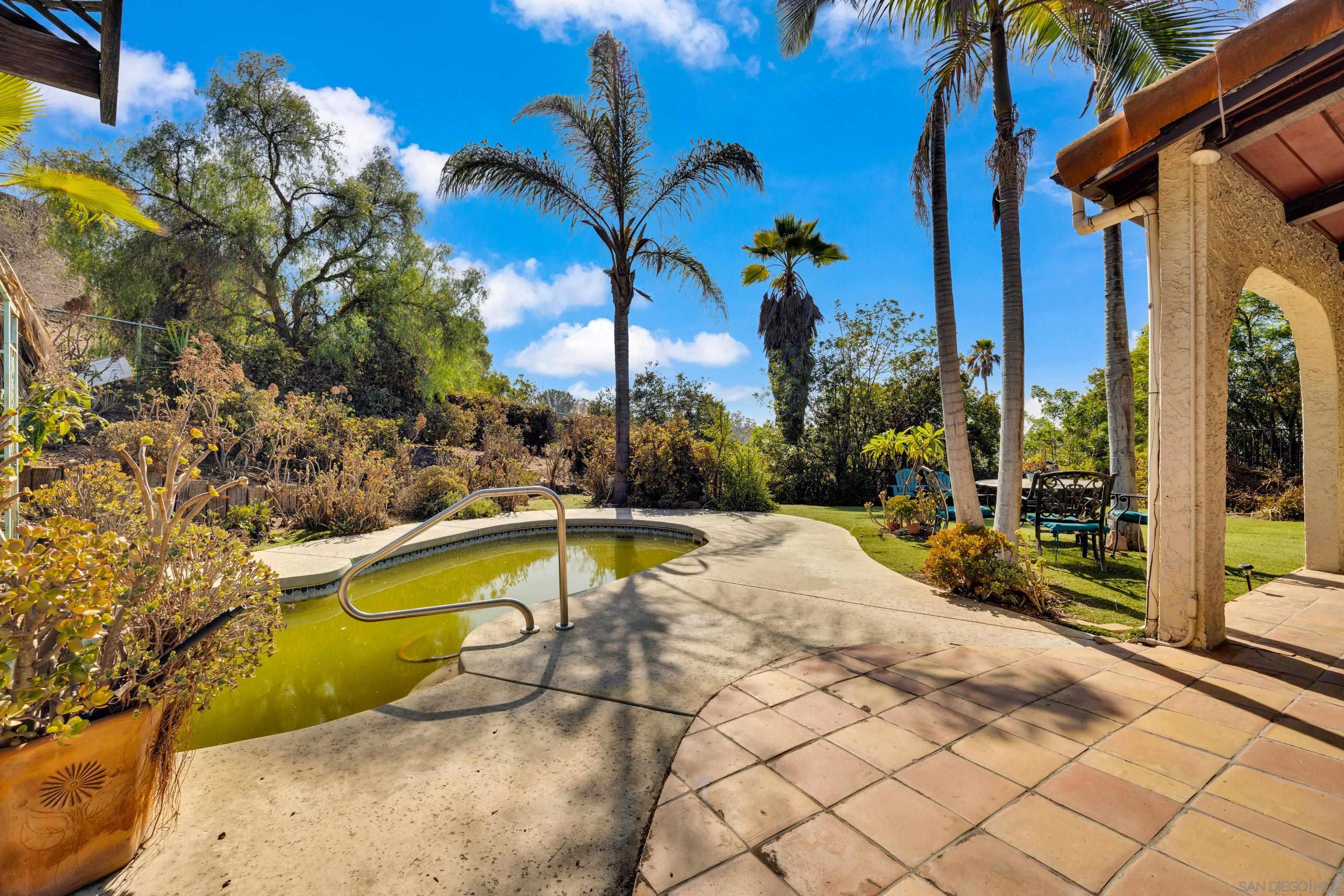 Detail Gallery Image 29 of 38 For 1876  Vista Way, El Cajon,  CA 92019 - 5 Beds | 3 Baths