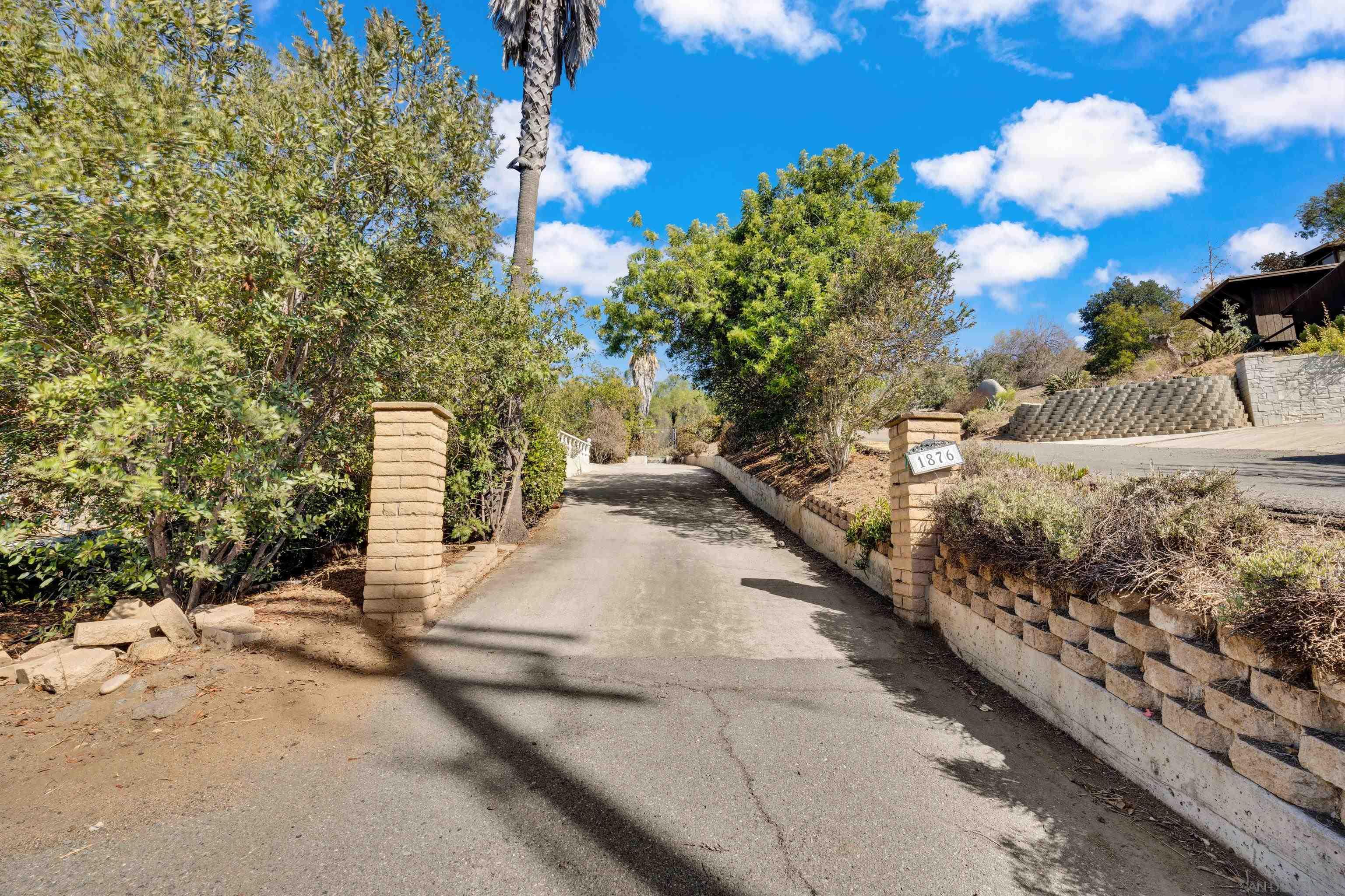 Detail Gallery Image 36 of 38 For 1876  Vista Way, El Cajon,  CA 92019 - 5 Beds | 3 Baths