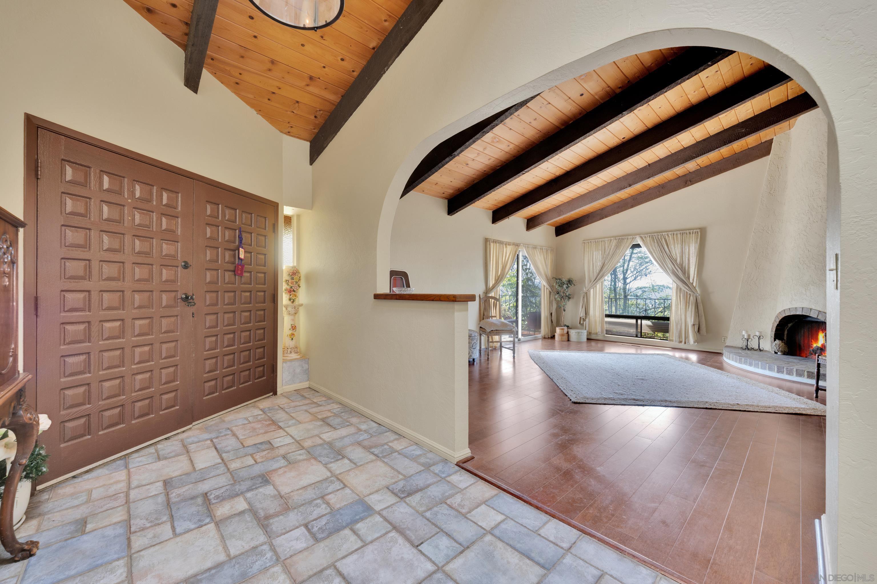 Detail Gallery Image 8 of 38 For 1876  Vista Way, El Cajon,  CA 92019 - 5 Beds | 3 Baths