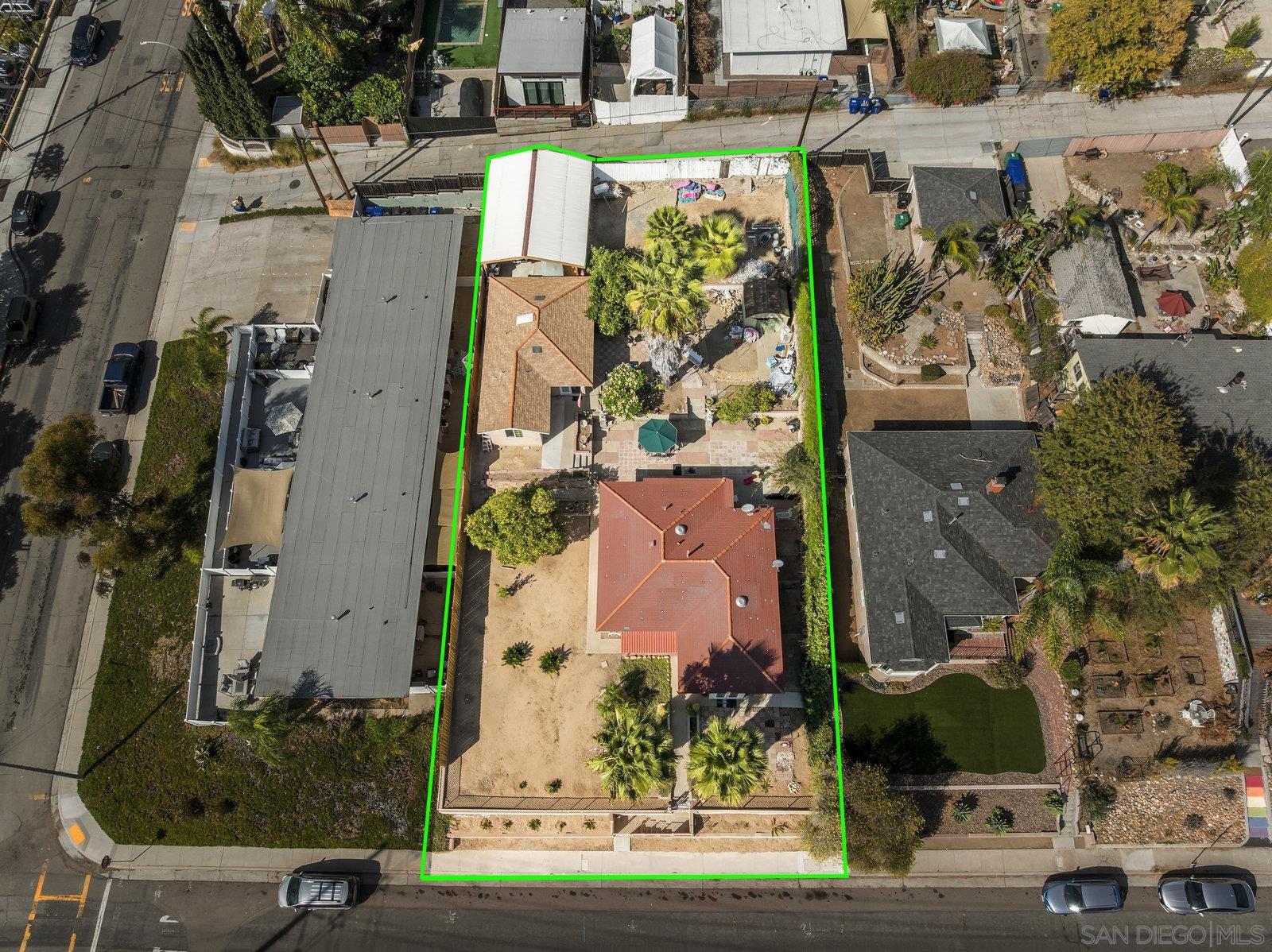 Detail Gallery Image 2 of 29 For 3320  C St, San Diego,  CA 92102 - 4 Beds | 3 Baths