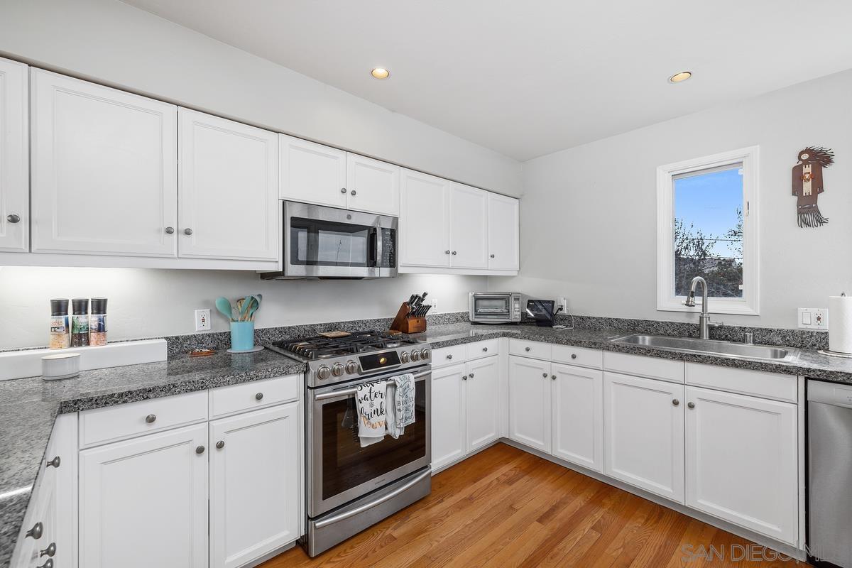 Detail Gallery Image 21 of 35 For 4475  Tivoli St, San Diego,  CA 92107 - 4 Beds | 2/1 Baths