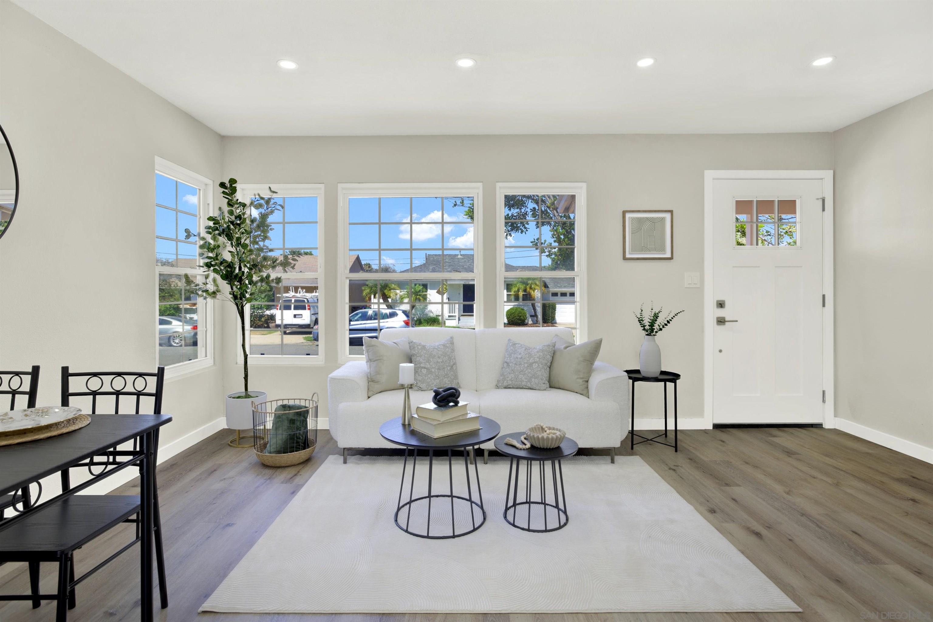 Front Image Thumbnail for SD250041293