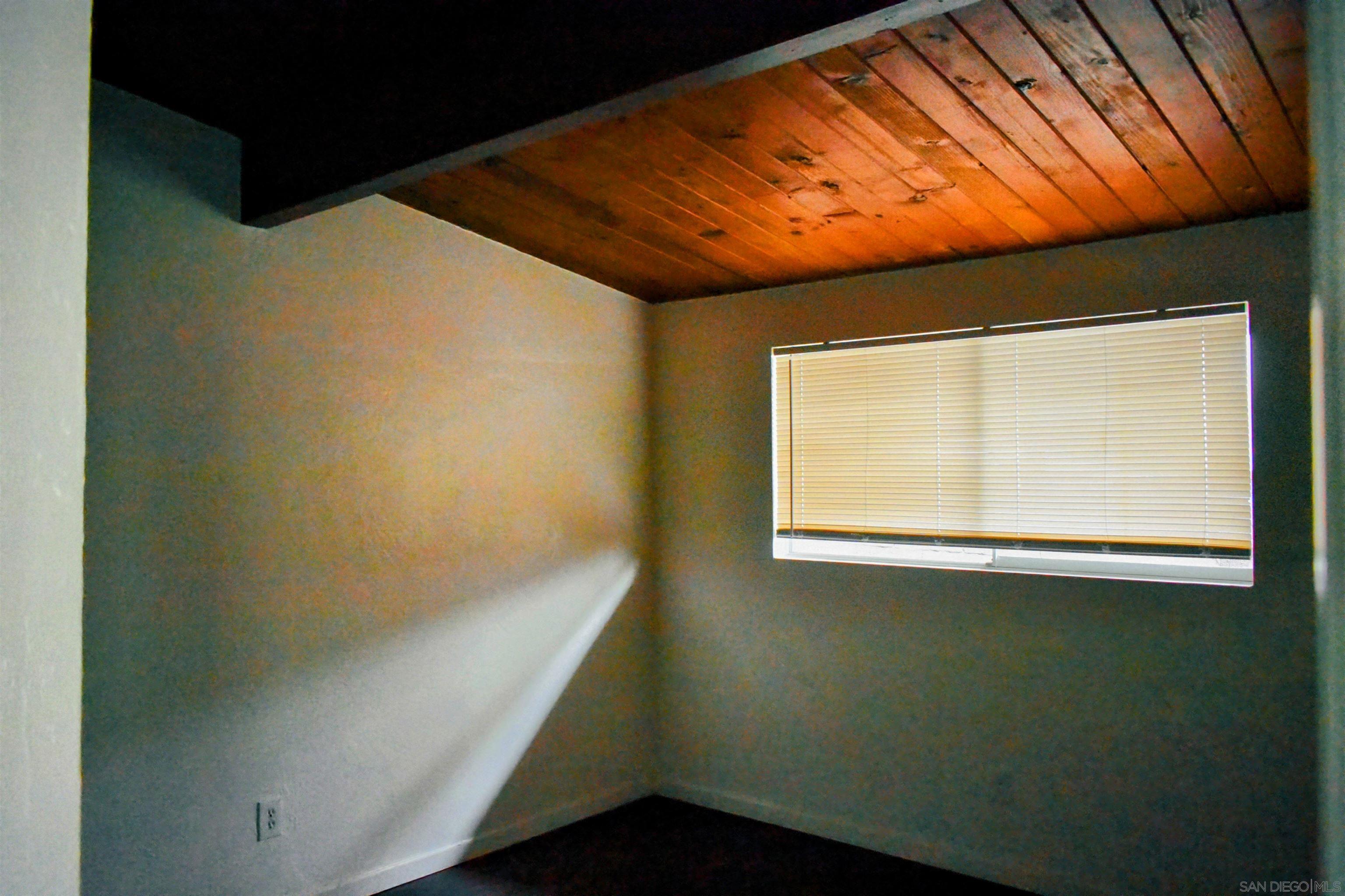 Detail Gallery Image 9 of 11 For 9726  Ivanho St., Spring Valley,  CA 91977 - 4 Beds | 1 Baths