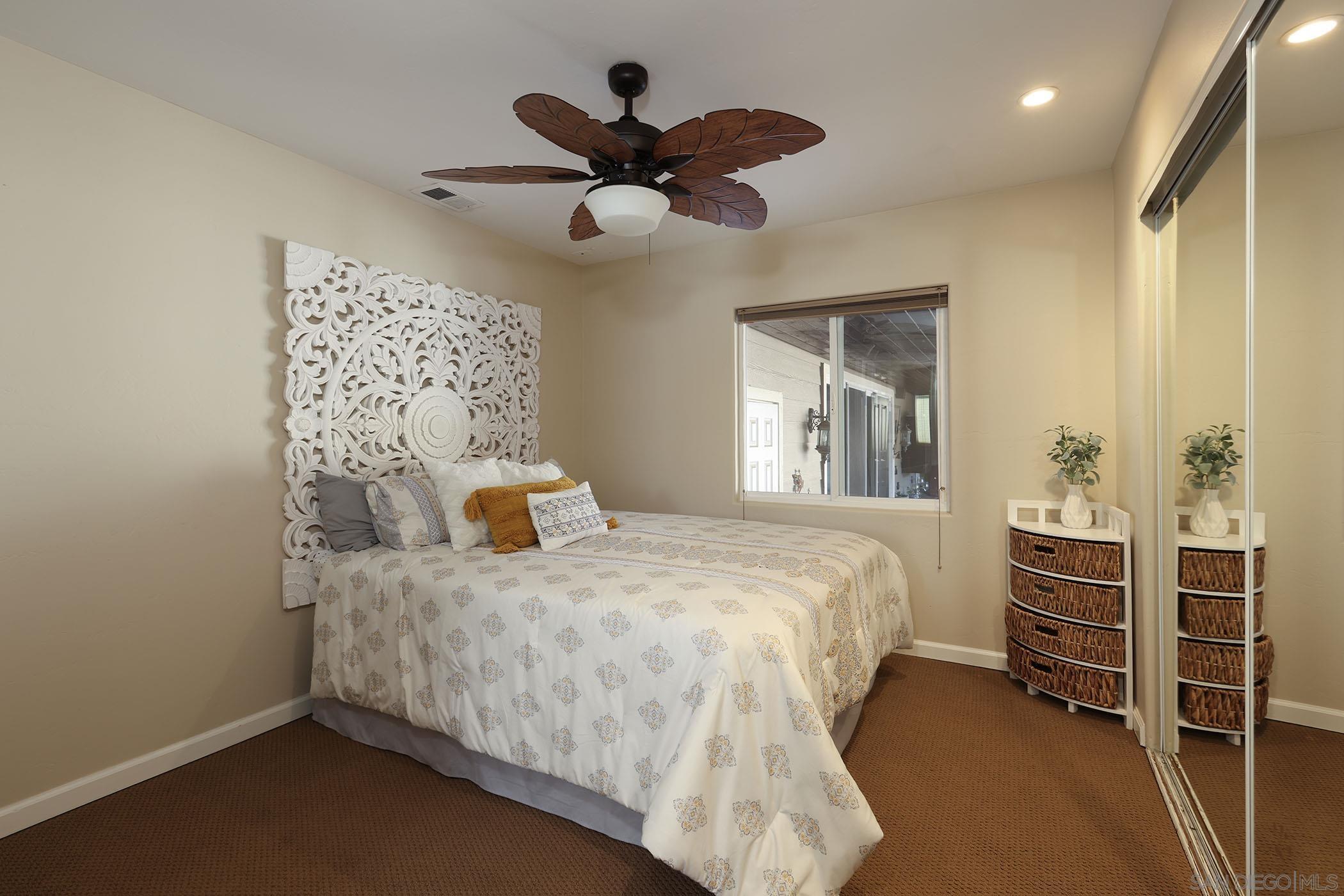 Detail Gallery Image 11 of 29 For 1687  Gecko Road, Vista,  CA 92083 - 4 Beds | 4/1 Baths