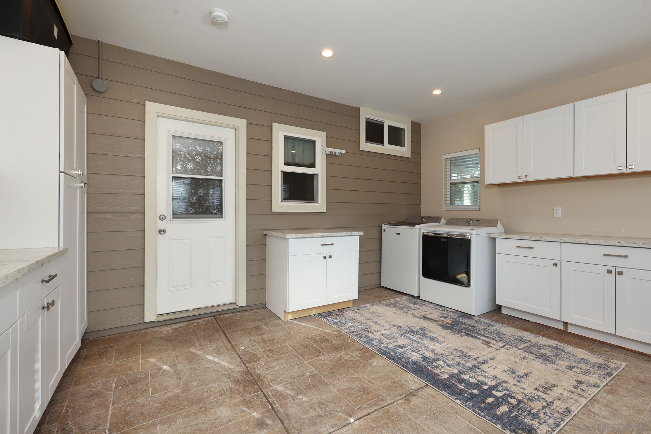 Detail Gallery Image 17 of 29 For 1687  Gecko Road, Vista,  CA 92083 - 4 Beds | 4/1 Baths