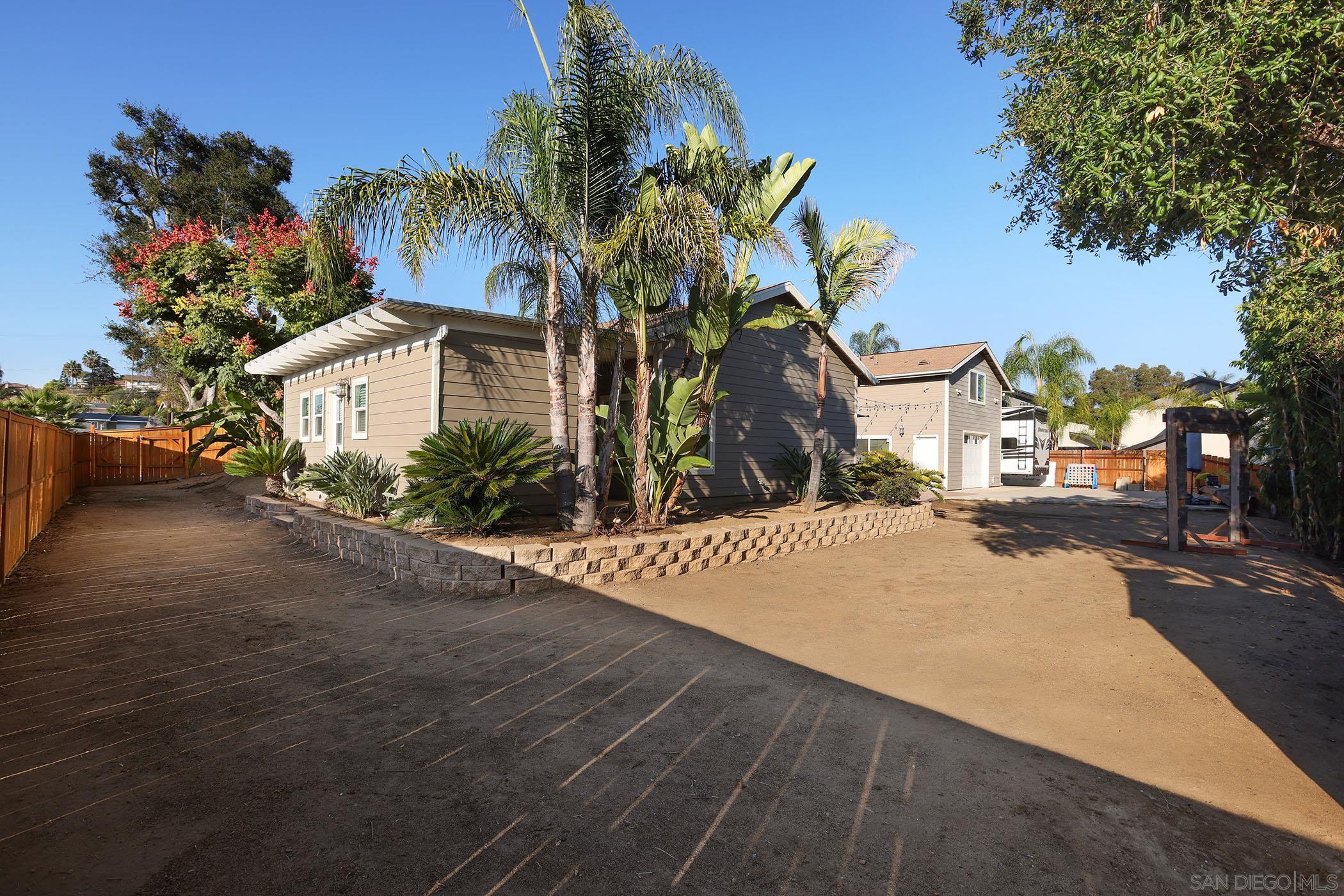 Detail Gallery Image 21 of 29 For 1687  Gecko Road, Vista,  CA 92083 - 4 Beds | 4/1 Baths