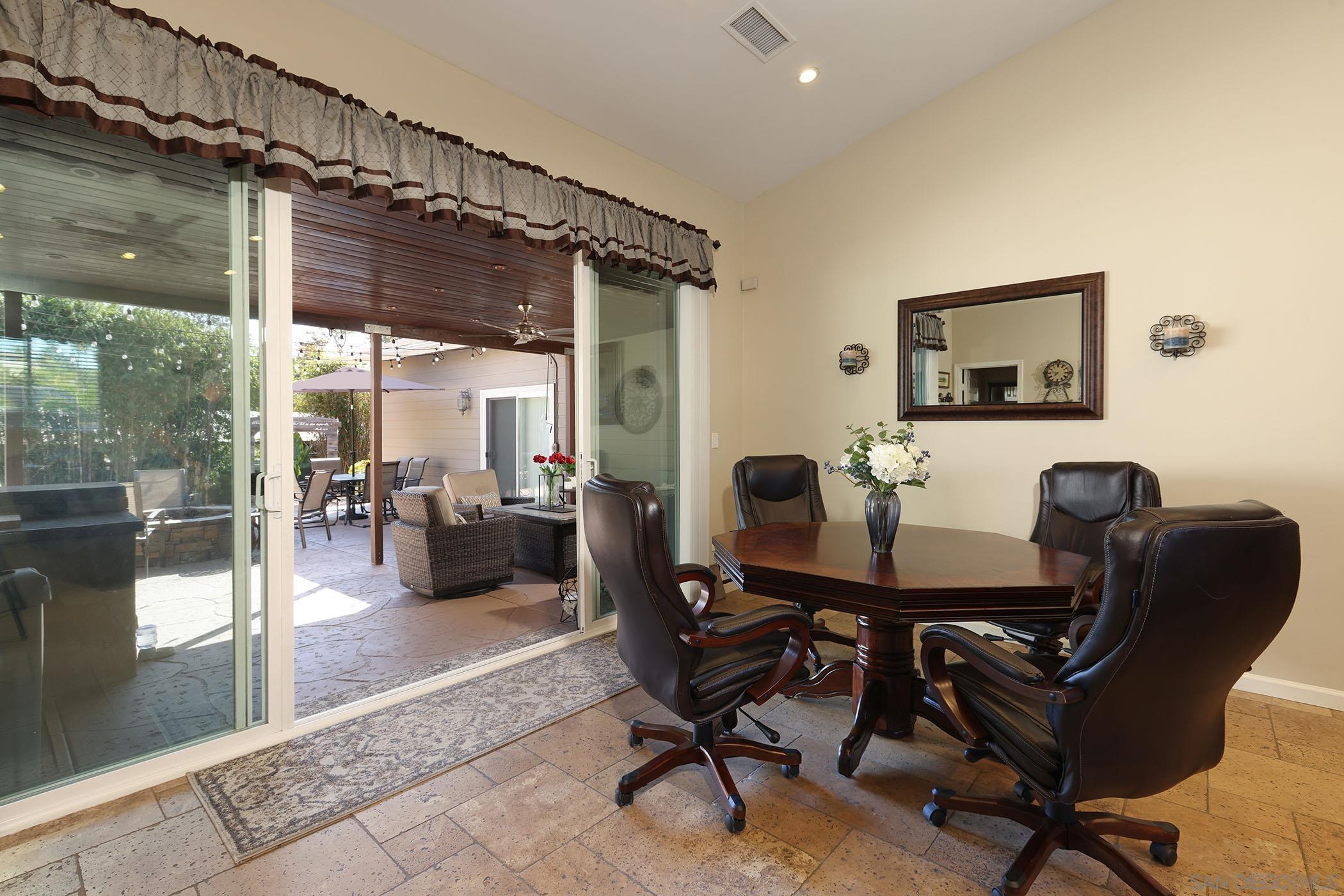 Detail Gallery Image 9 of 29 For 1687  Gecko Road, Vista,  CA 92083 - 4 Beds | 4/1 Baths