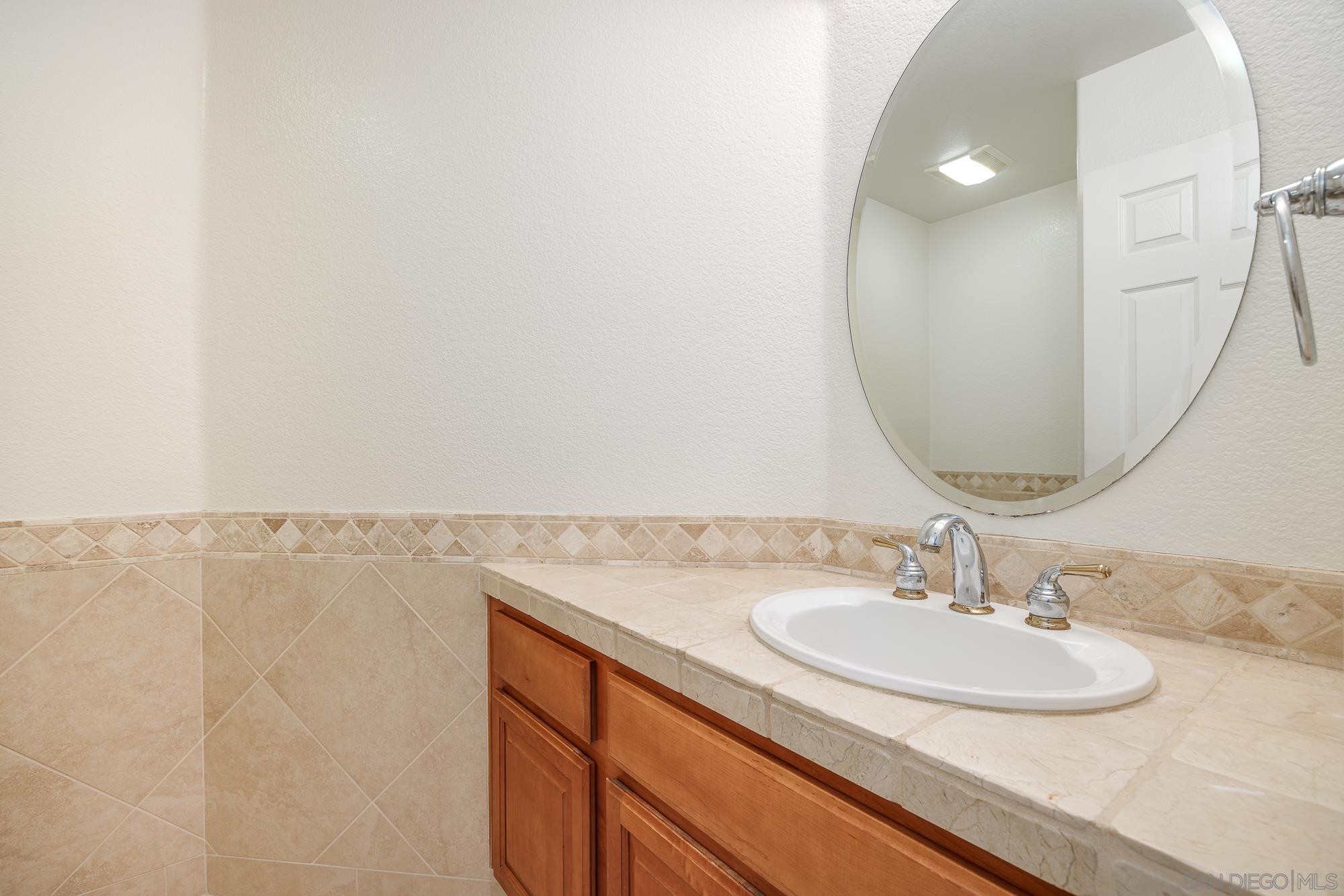 Detail Gallery Image 20 of 52 For 3827  Torrey Hill Lane, San Diego,  CA 92130 - 4 Beds | 3/1 Baths