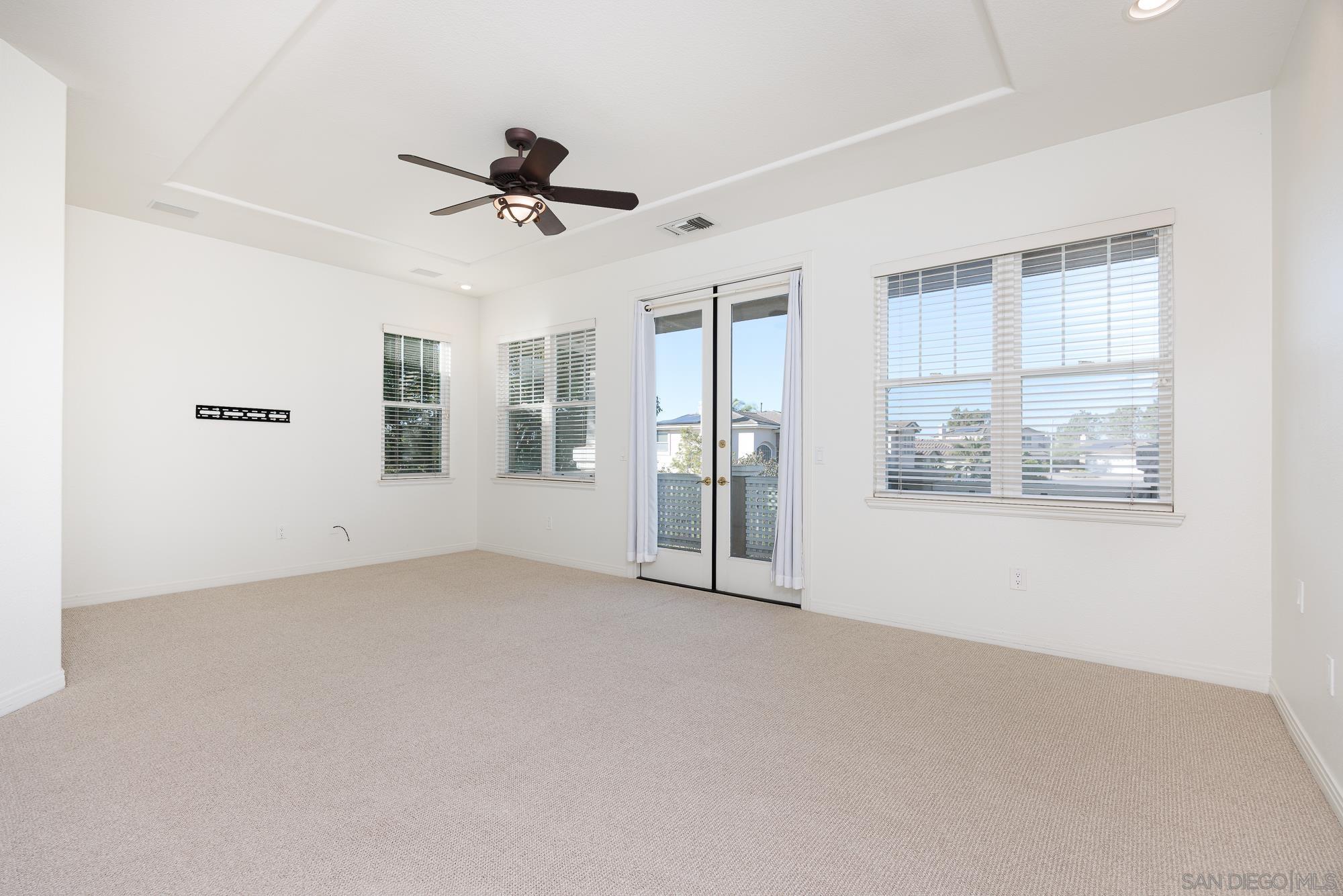 Detail Gallery Image 26 of 52 For 3827  Torrey Hill Lane, San Diego,  CA 92130 - 4 Beds | 3/1 Baths