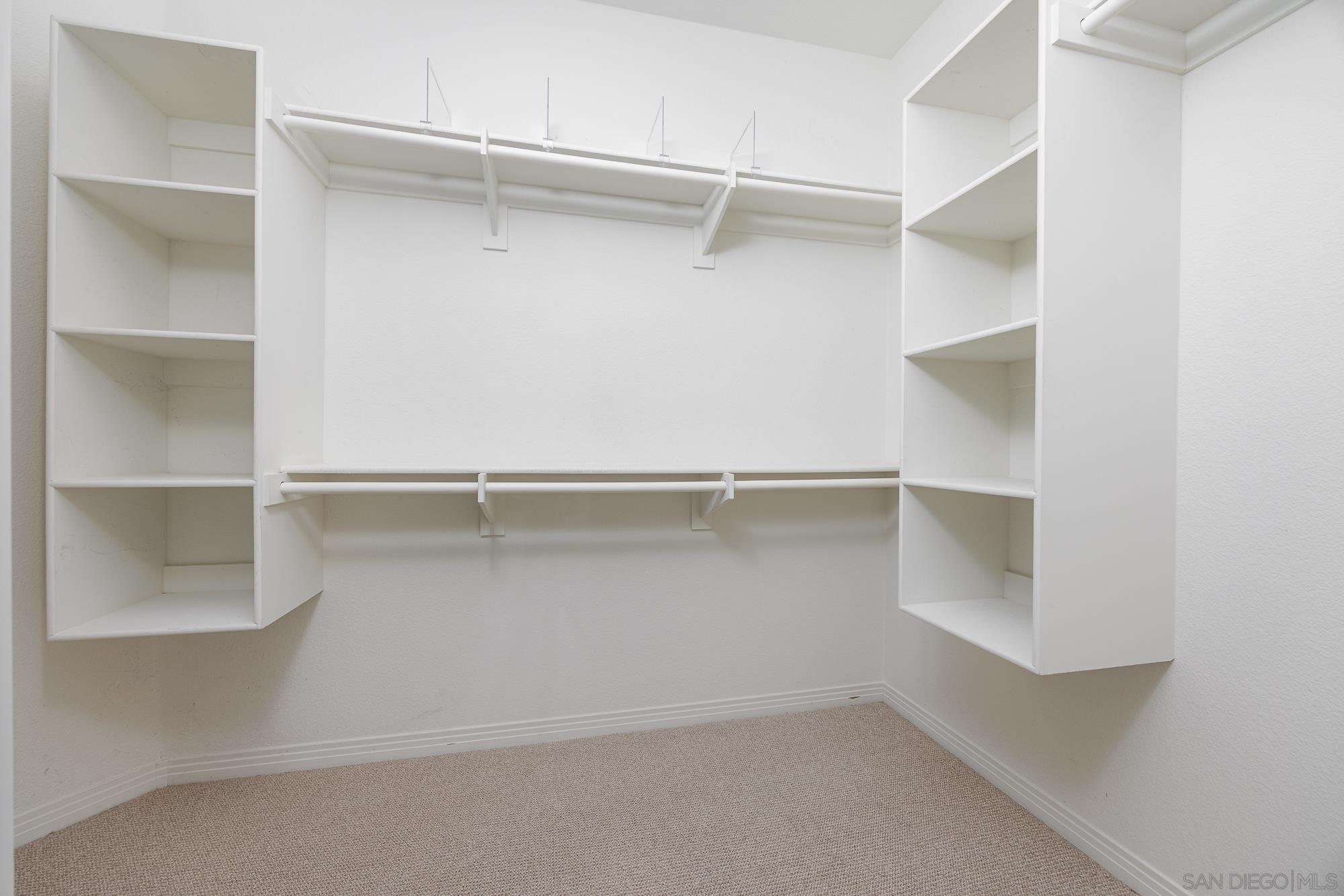 Detail Gallery Image 31 of 52 For 3827  Torrey Hill Lane, San Diego,  CA 92130 - 4 Beds | 3/1 Baths