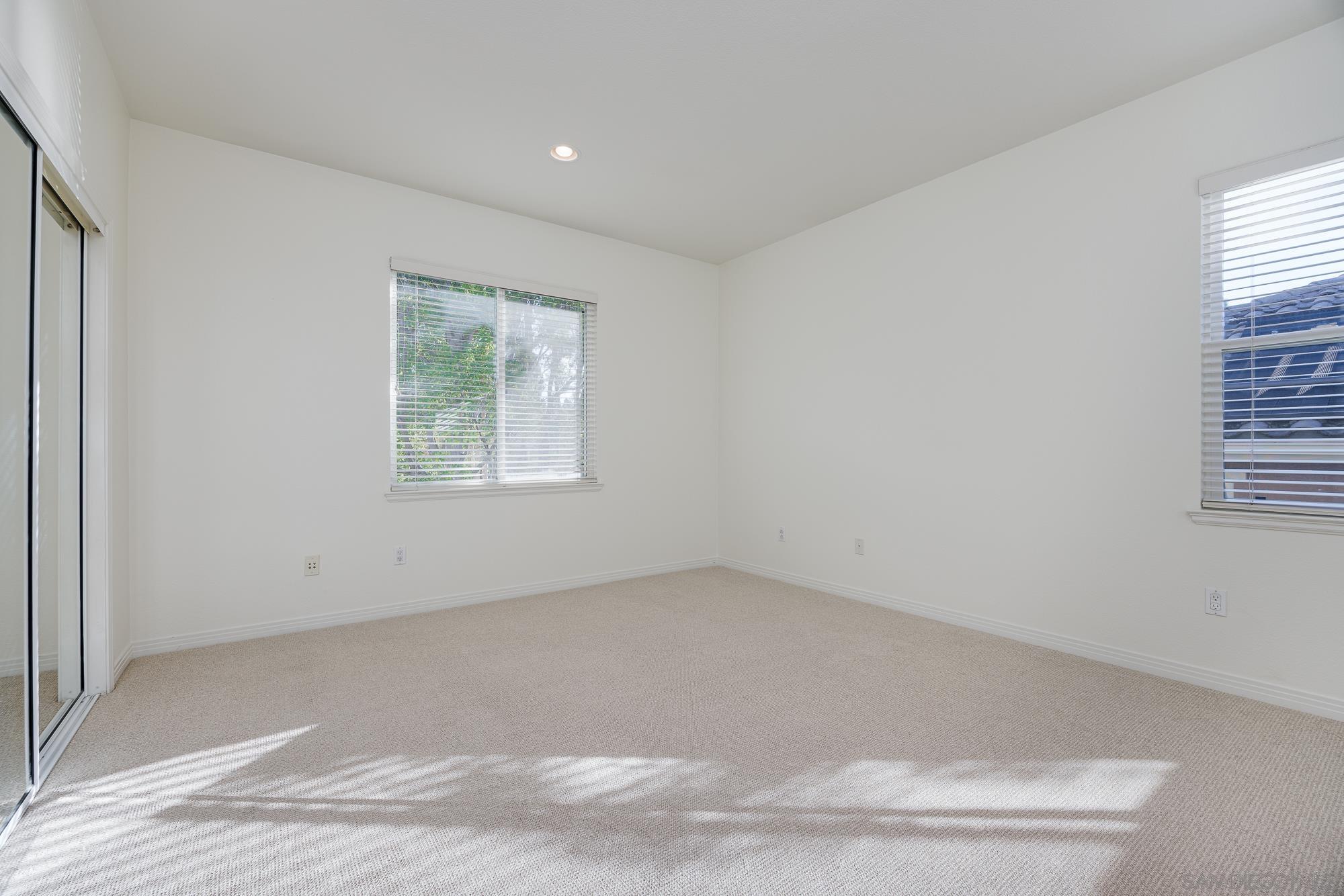 Detail Gallery Image 36 of 52 For 3827  Torrey Hill Lane, San Diego,  CA 92130 - 4 Beds | 3/1 Baths