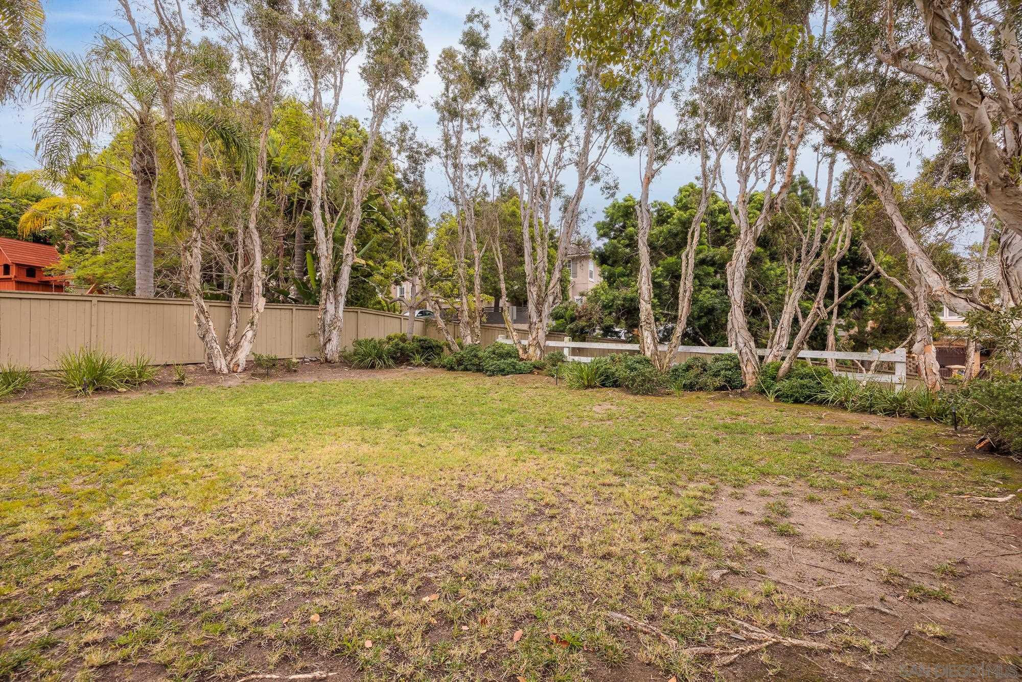 Detail Gallery Image 44 of 52 For 3827  Torrey Hill Lane, San Diego,  CA 92130 - 4 Beds | 3/1 Baths