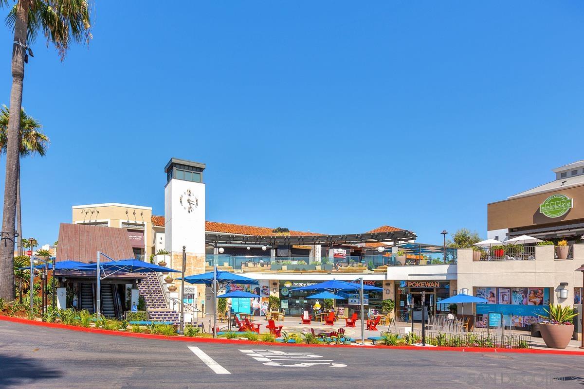 Detail Gallery Image 48 of 52 For 3827  Torrey Hill Lane, San Diego,  CA 92130 - 4 Beds | 3/1 Baths