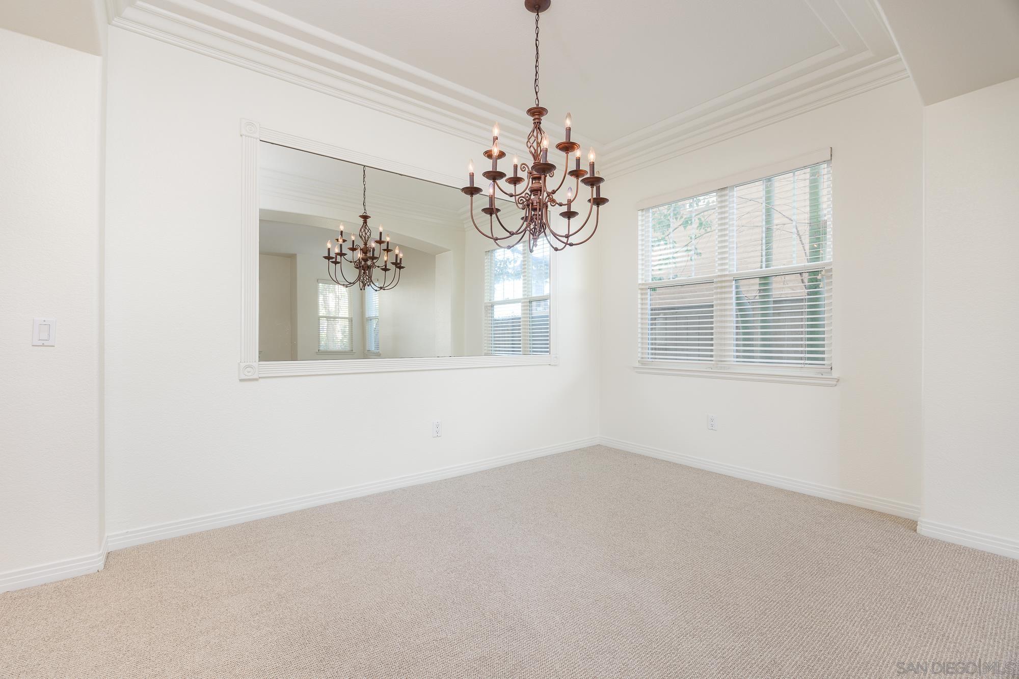 Detail Gallery Image 9 of 52 For 3827  Torrey Hill Lane, San Diego,  CA 92130 - 4 Beds | 3/1 Baths