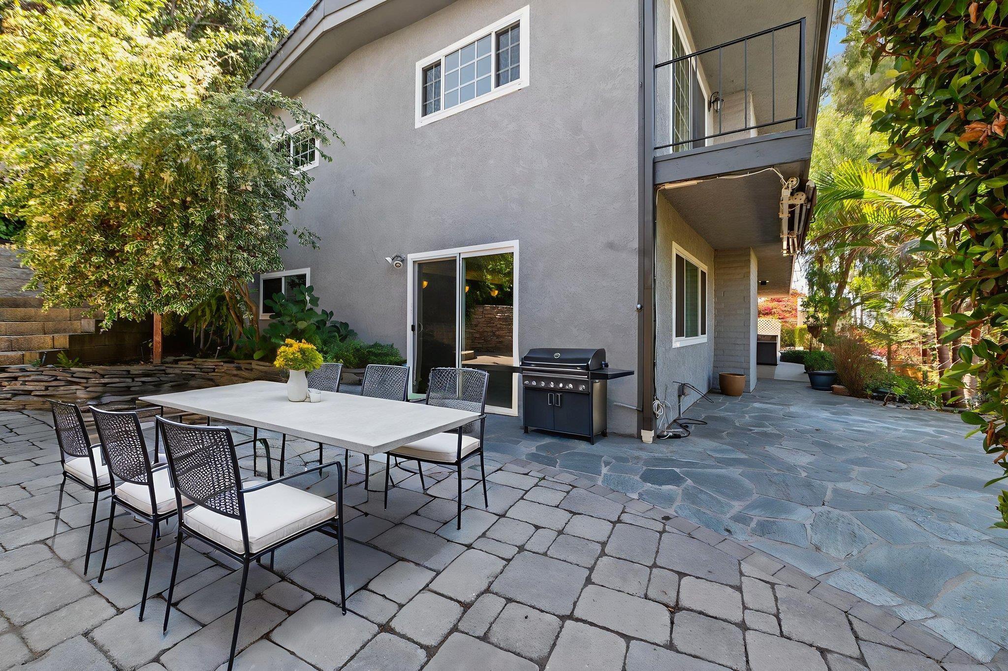 Detail Gallery Image 17 of 75 For 4062 S Tropico, La Mesa,  CA 91941 - 4 Beds | 3 Baths