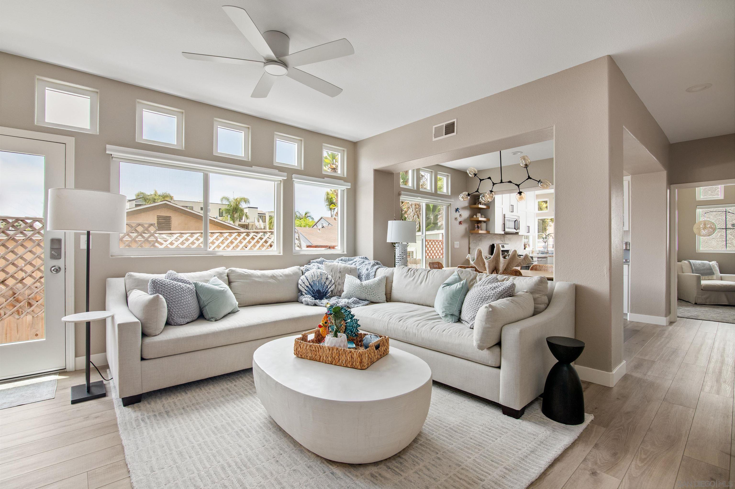 Front Image Thumbnail for SD250041343